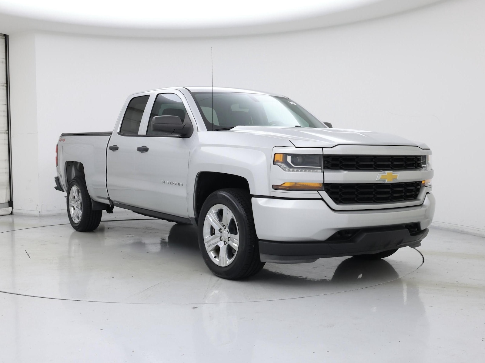 2017 Chevrolet Silverado 1500 Custom - Photo 2