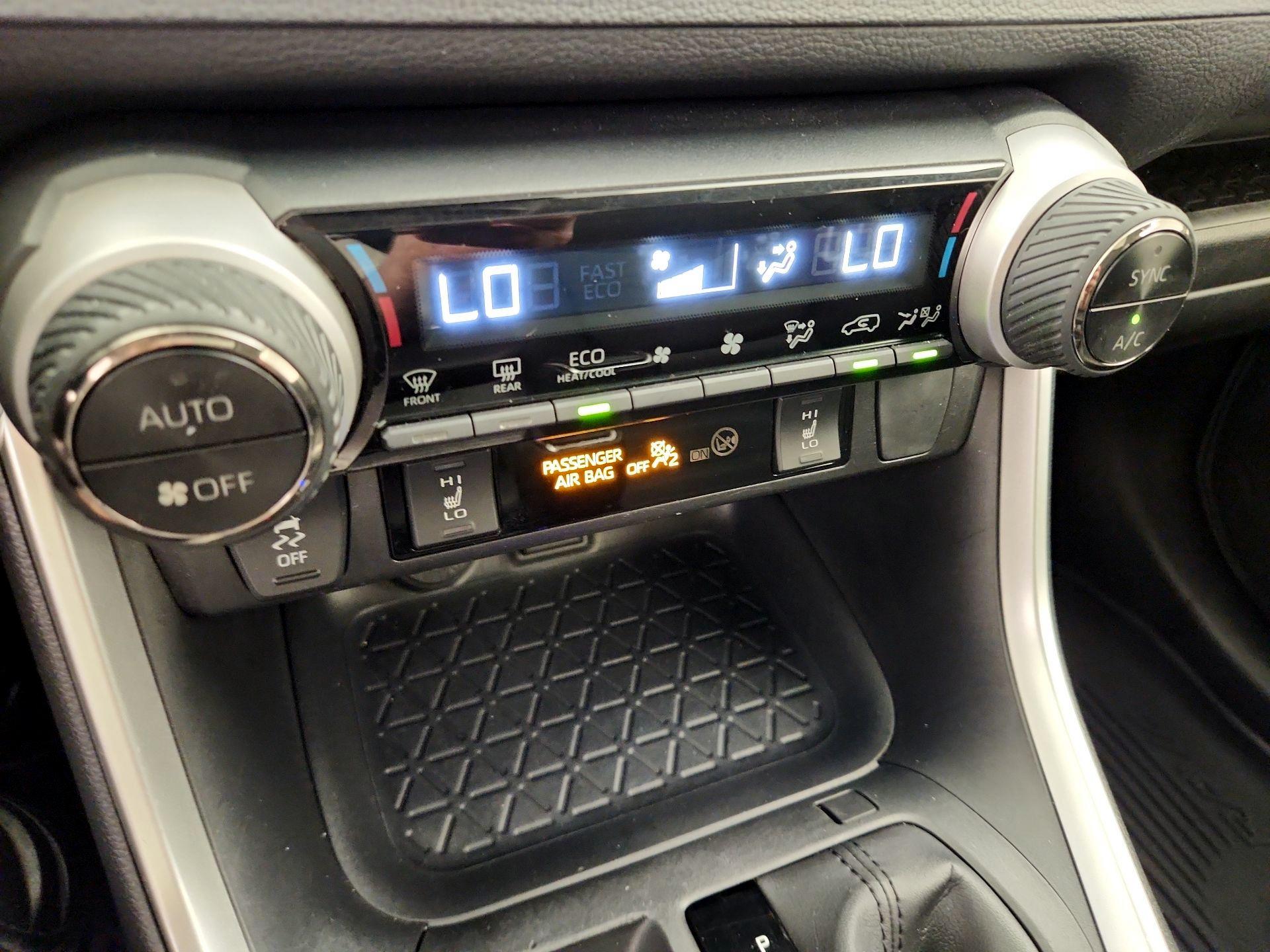 Thumbnail: 2021 Toyota RAV4 - 17