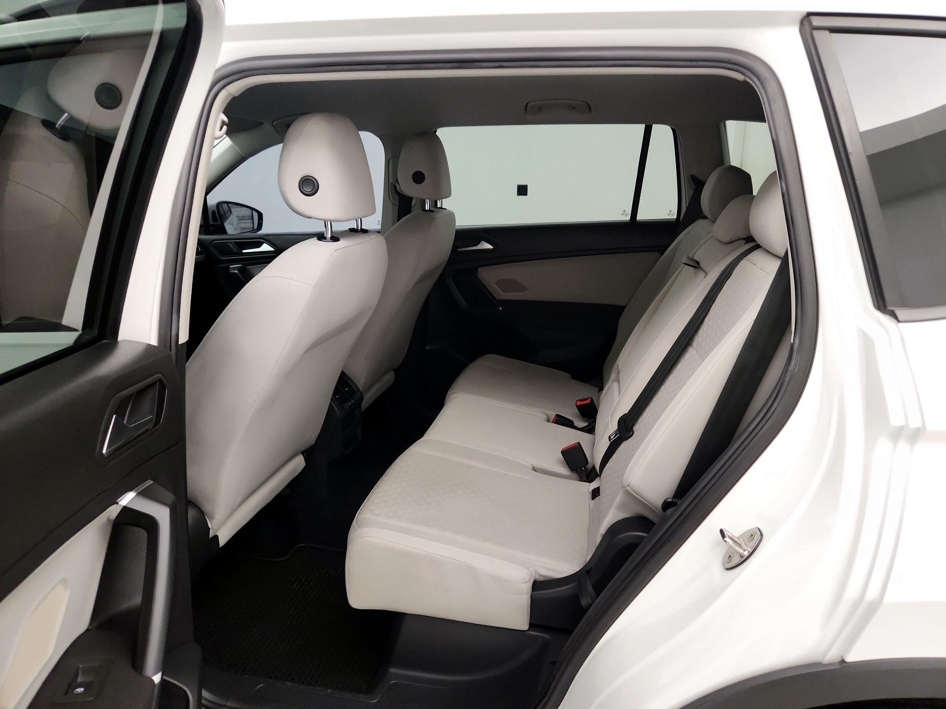 Thumbnail: 2020 Volkswagen Tiguan - 18