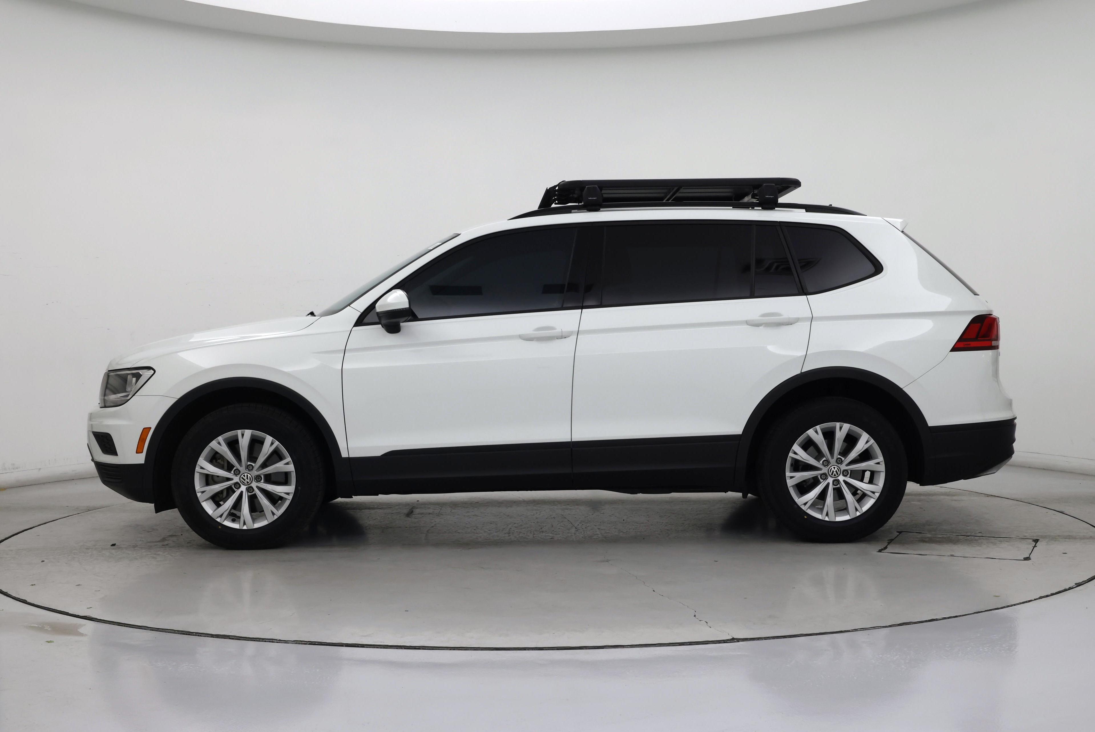 Thumbnail: 2020 Volkswagen Tiguan - 3