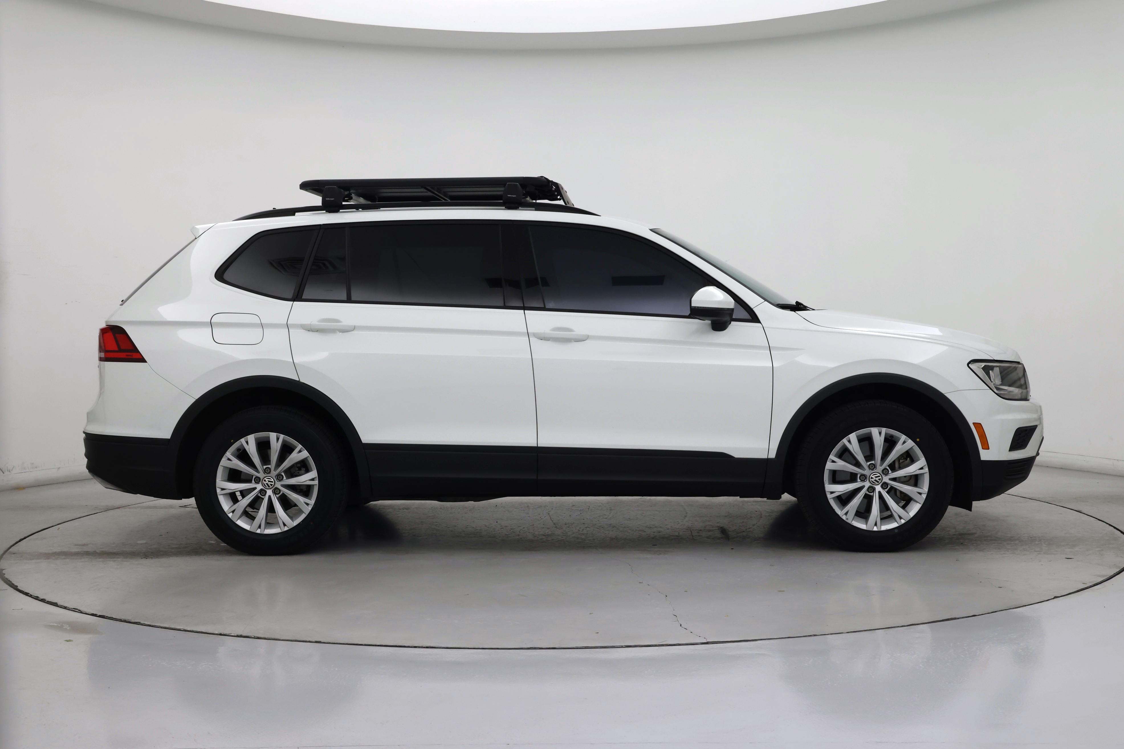 Thumbnail: 2020 Volkswagen Tiguan - 7