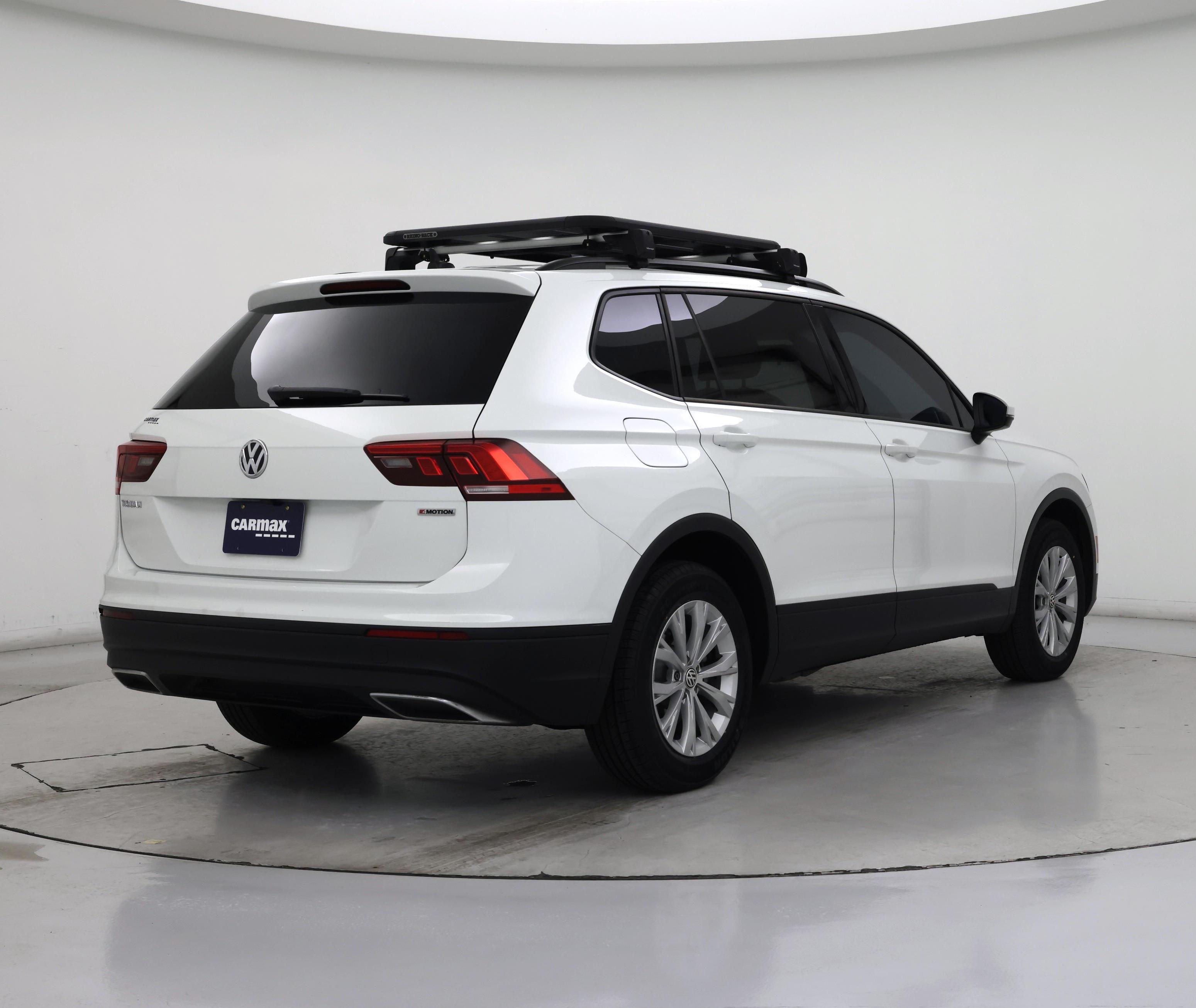Thumbnail: 2020 Volkswagen Tiguan - 8
