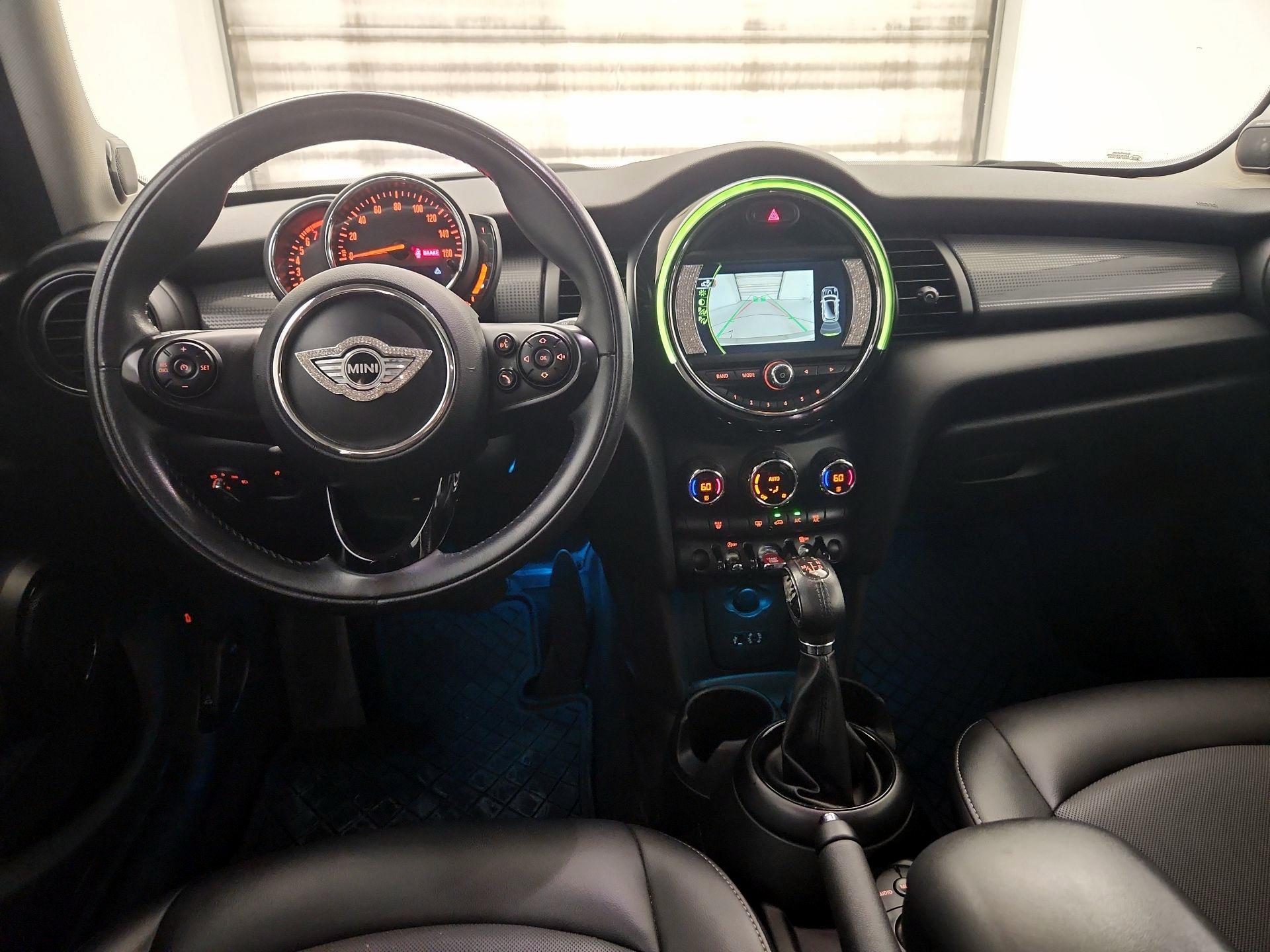 Thumbnail: 2018 MINI Cooper Hardtop - 9