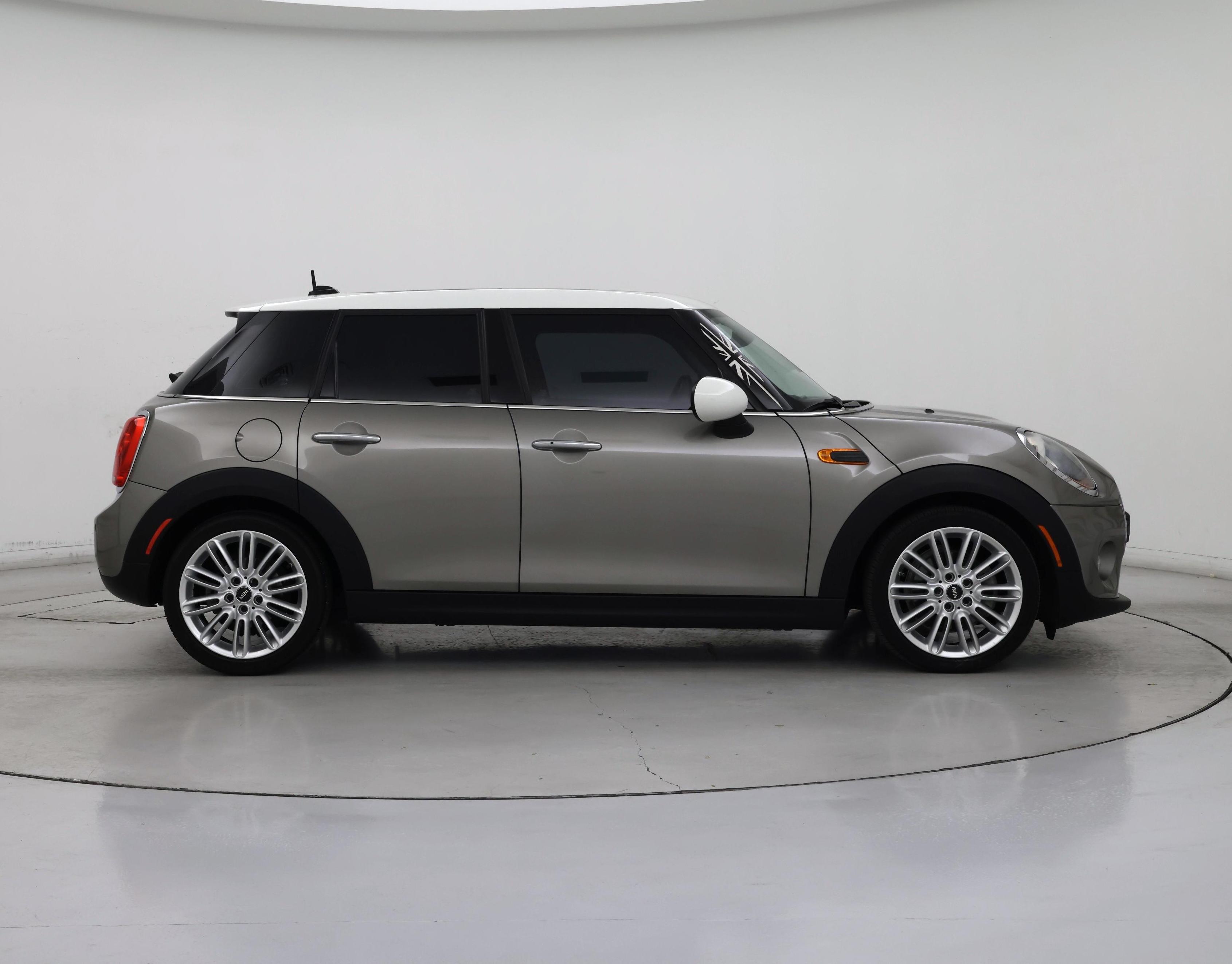 Thumbnail: 2018 MINI Cooper Hardtop - 7