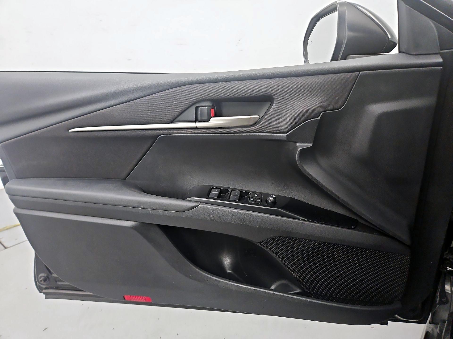 Thumbnail: 2025 Toyota Camry - 12