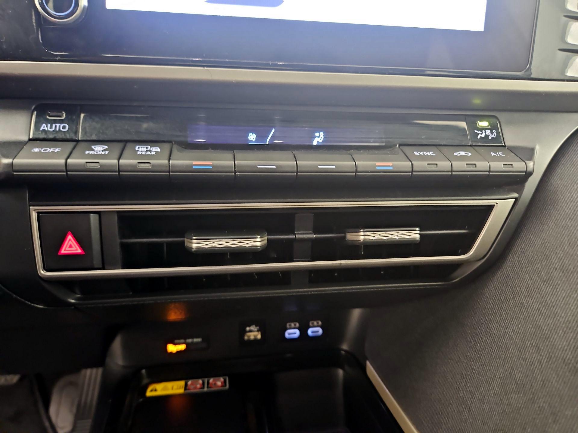 Thumbnail: 2025 Toyota Camry - 16
