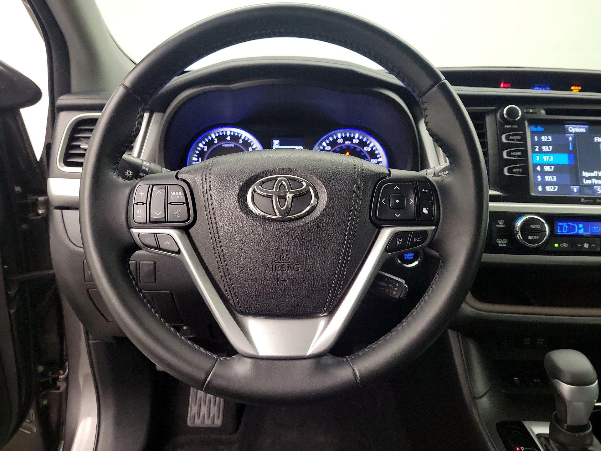 Thumbnail: 2017 Toyota Highlander - 10