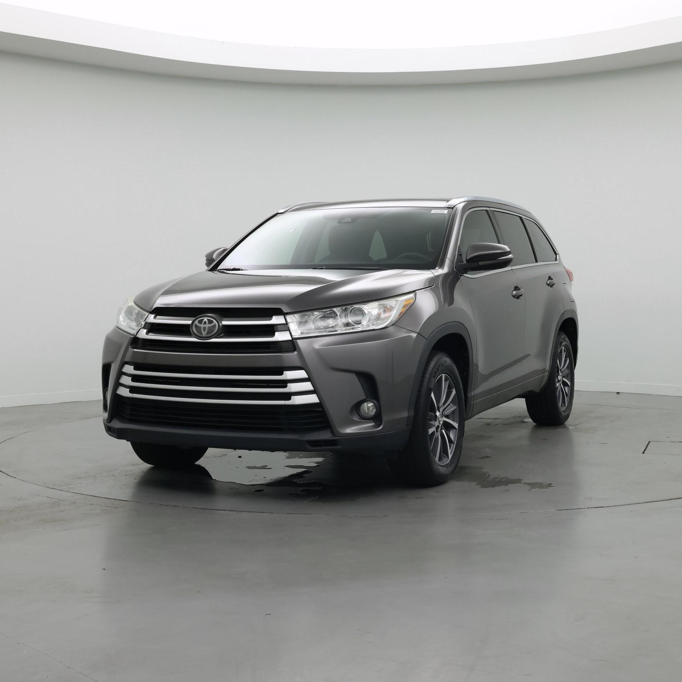 Thumbnail: 2017 Toyota Highlander - 4