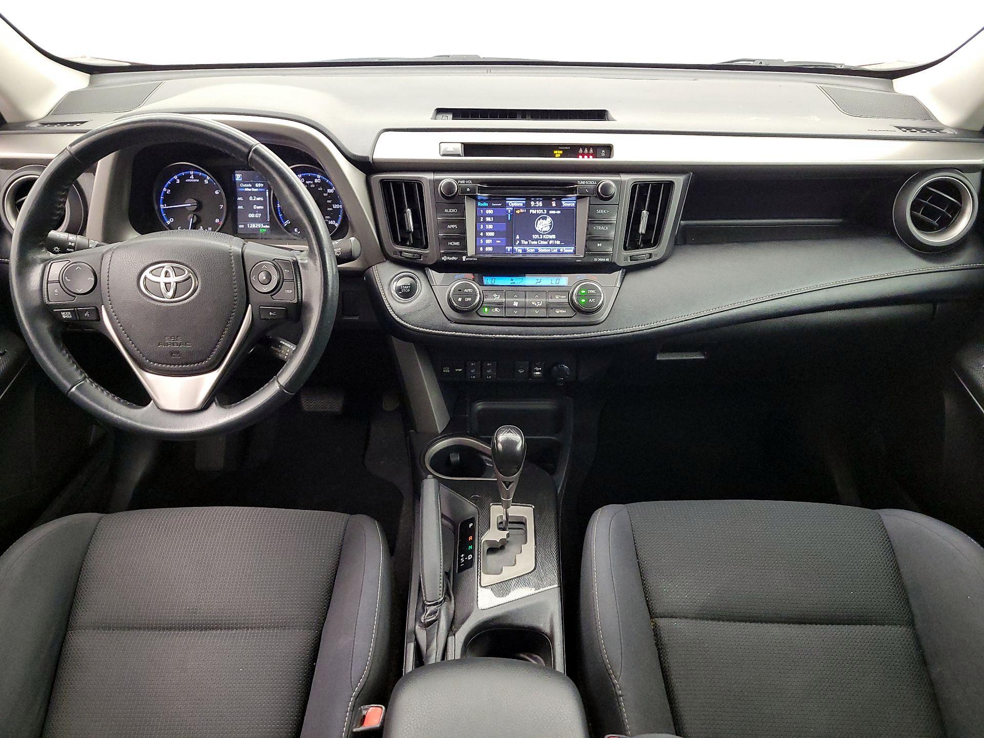 Thumbnail: 2018 Toyota RAV4 - 9
