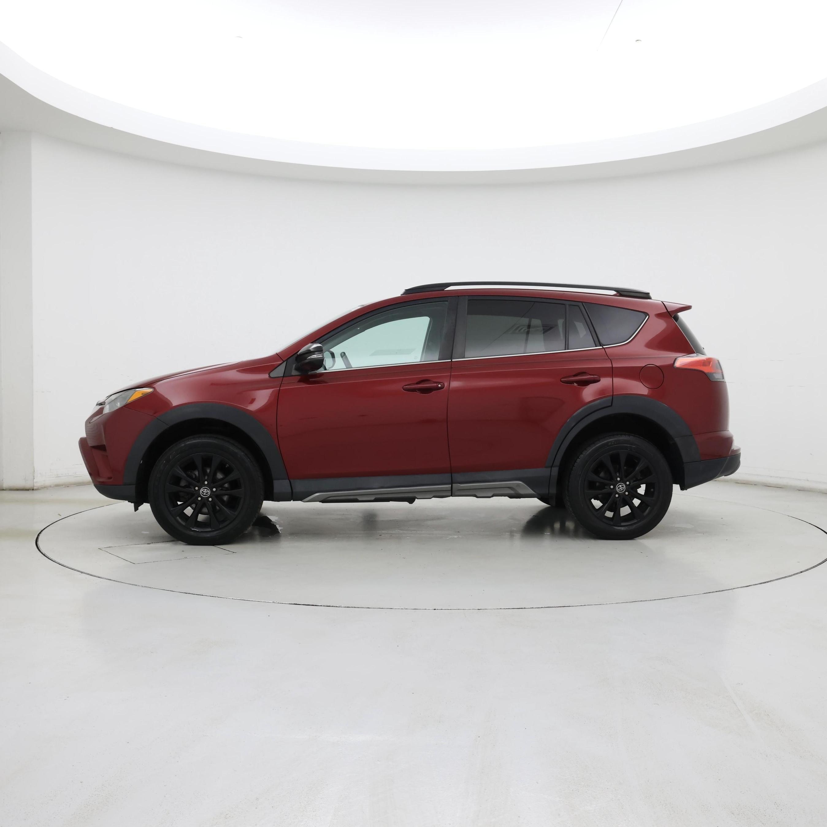 Thumbnail: 2018 Toyota RAV4 - 3