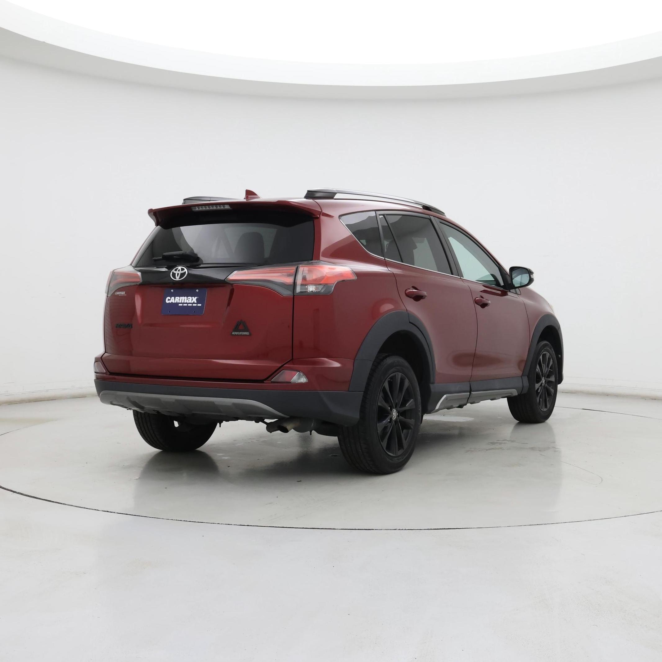Thumbnail: 2018 Toyota RAV4 - 8
