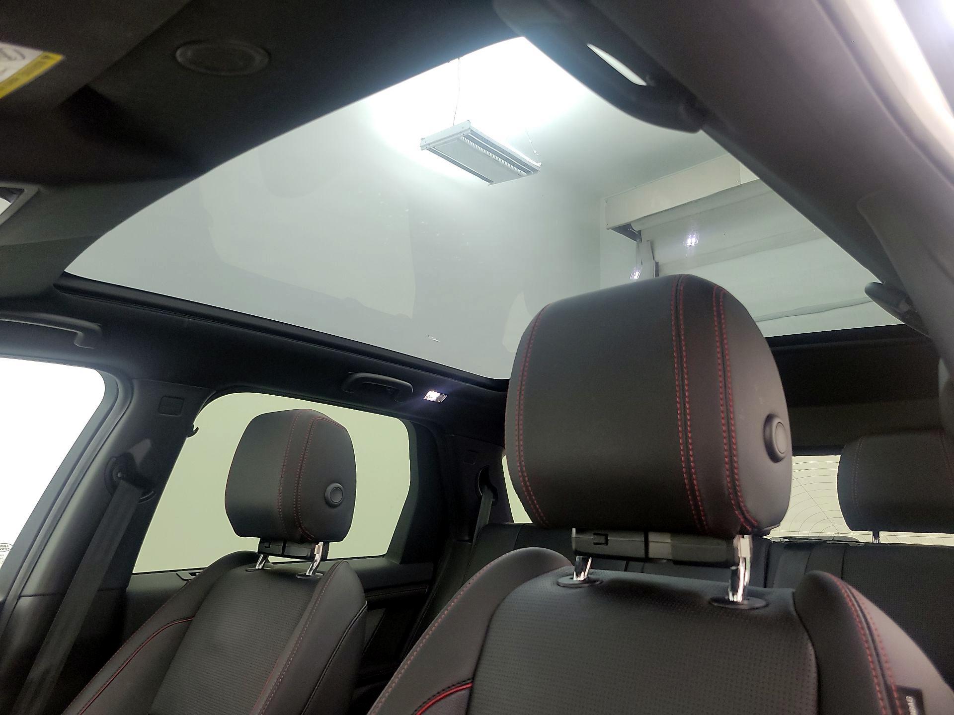 Thumbnail: 2023 Land Rover Discovery Sport - 20