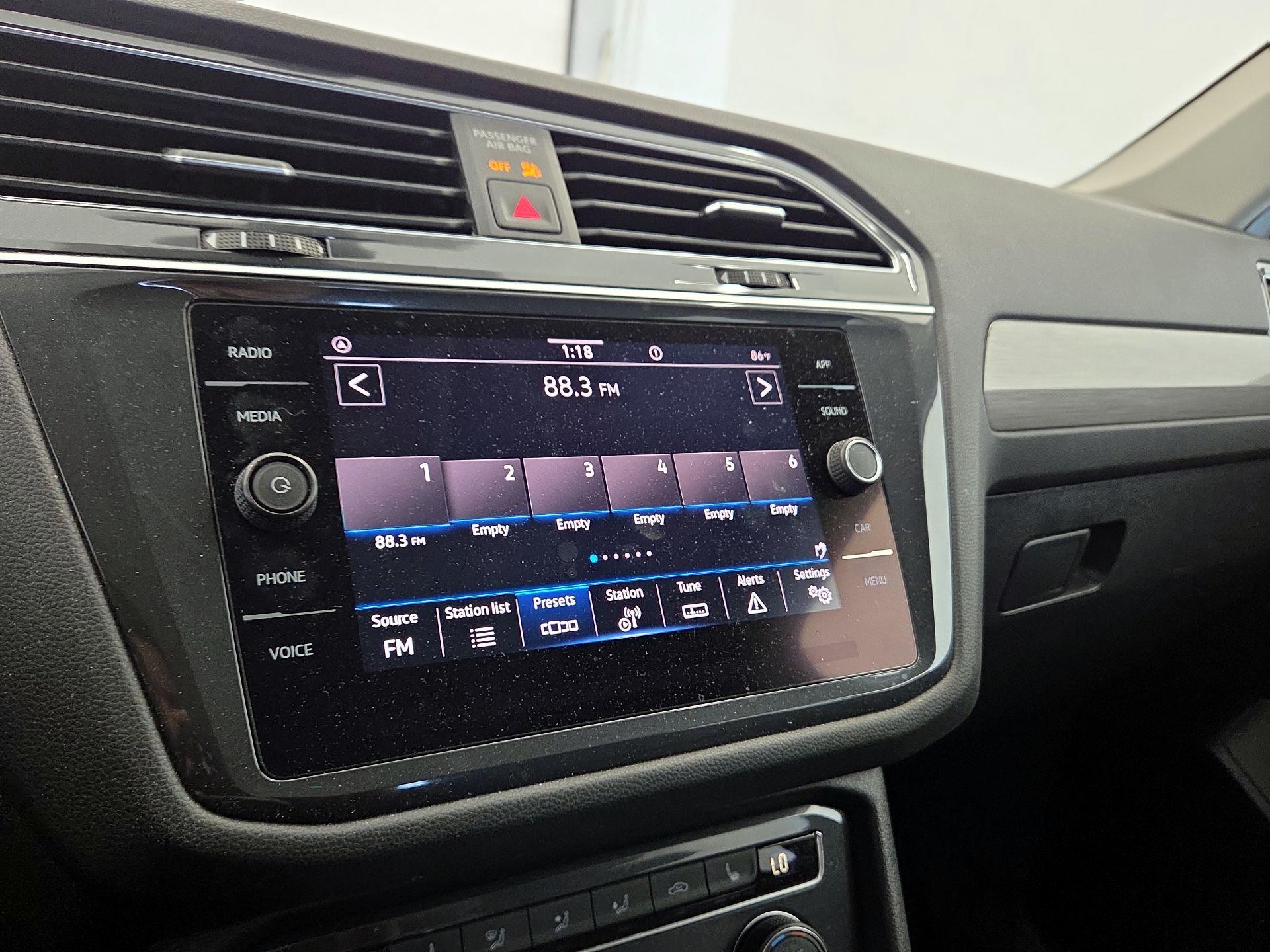 Thumbnail: 2021 Volkswagen Tiguan - 15