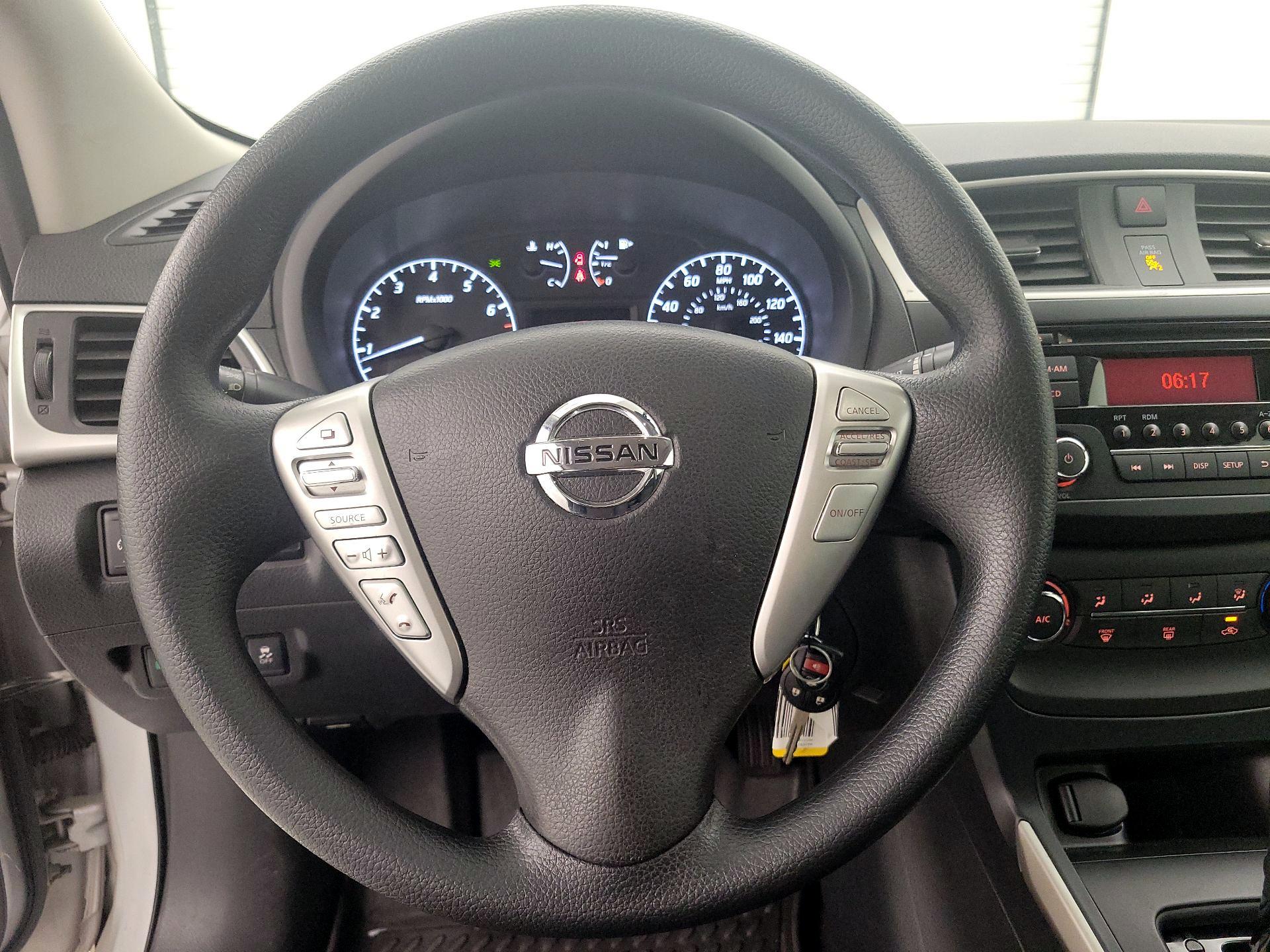 Thumbnail: 2017 Nissan Sentra - 10