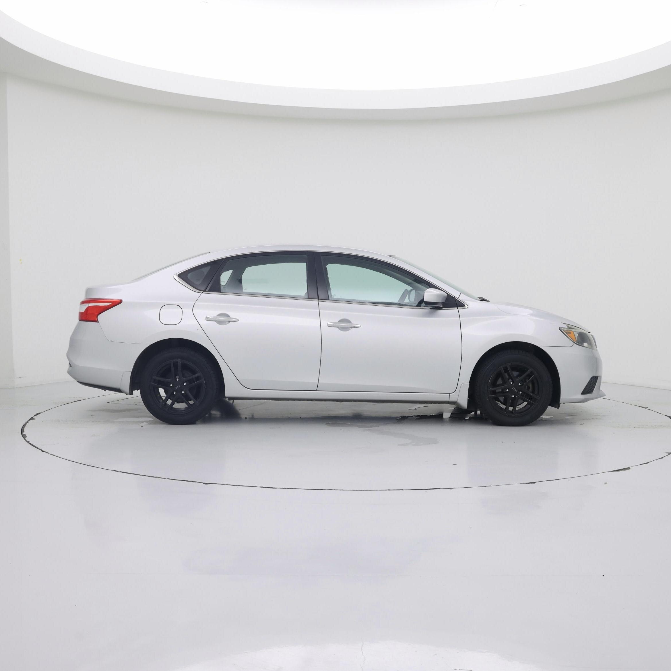 Thumbnail: 2017 Nissan Sentra - 7