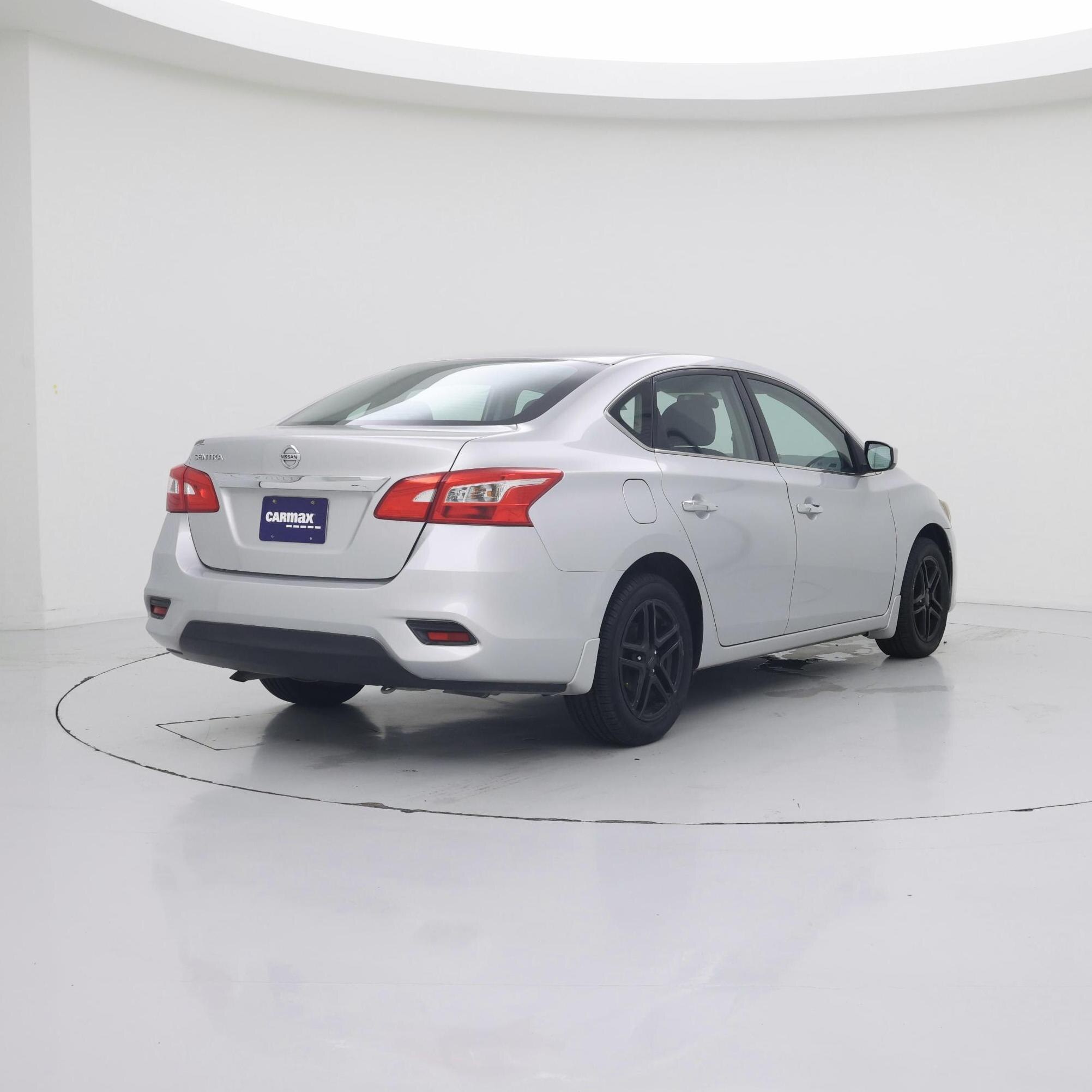 Thumbnail: 2017 Nissan Sentra - 8