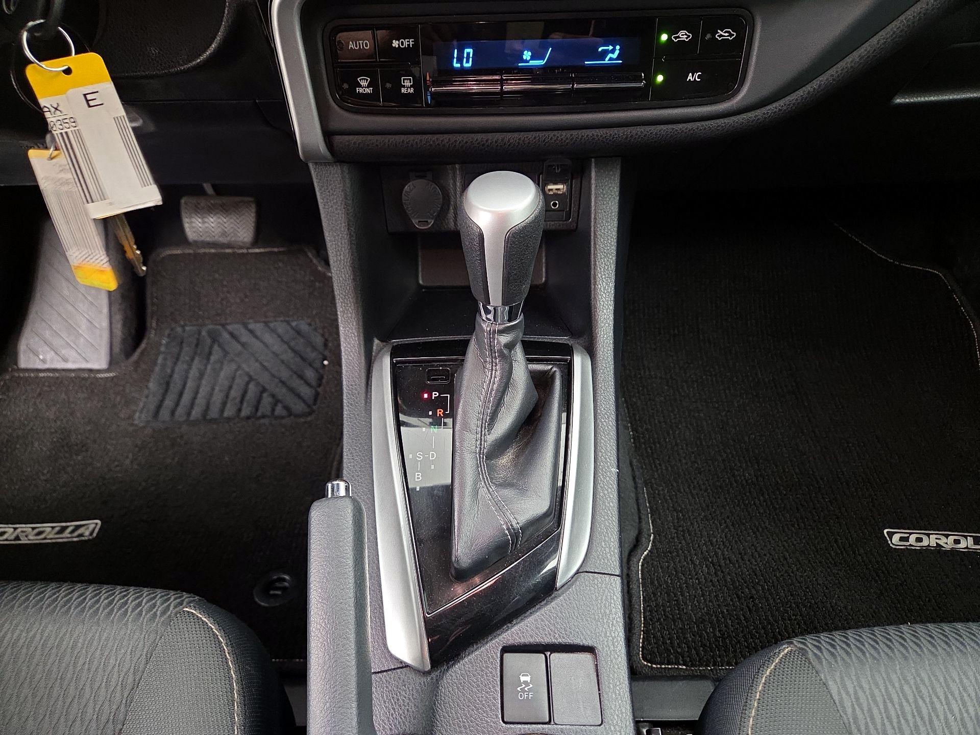 Thumbnail: 2018 Toyota Corolla - 17
