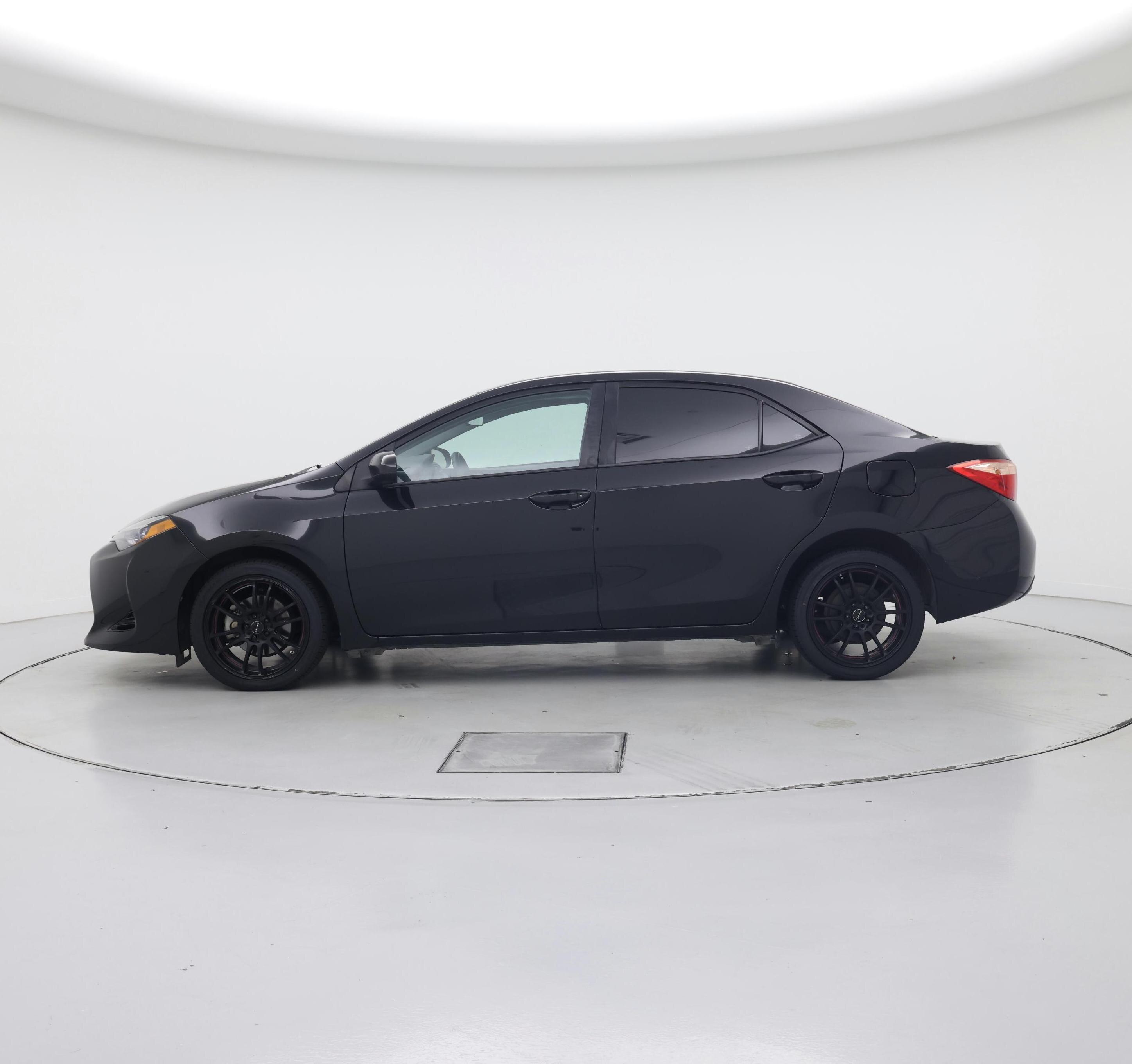 Thumbnail: 2018 Toyota Corolla - 3