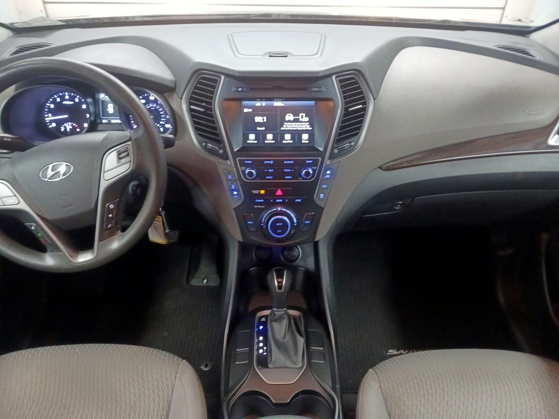 Thumbnail: 2018 Hyundai Santa Fe - 9