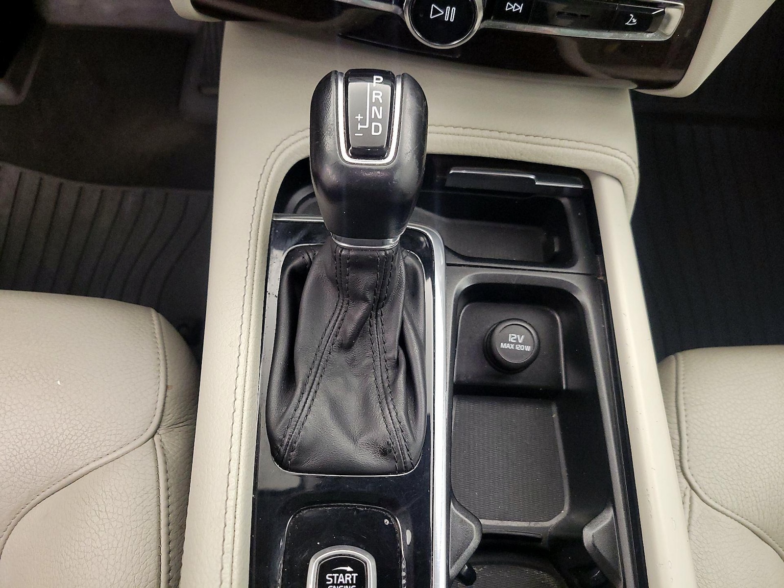 2019 Volvo XC90 Momentum - Photo 19