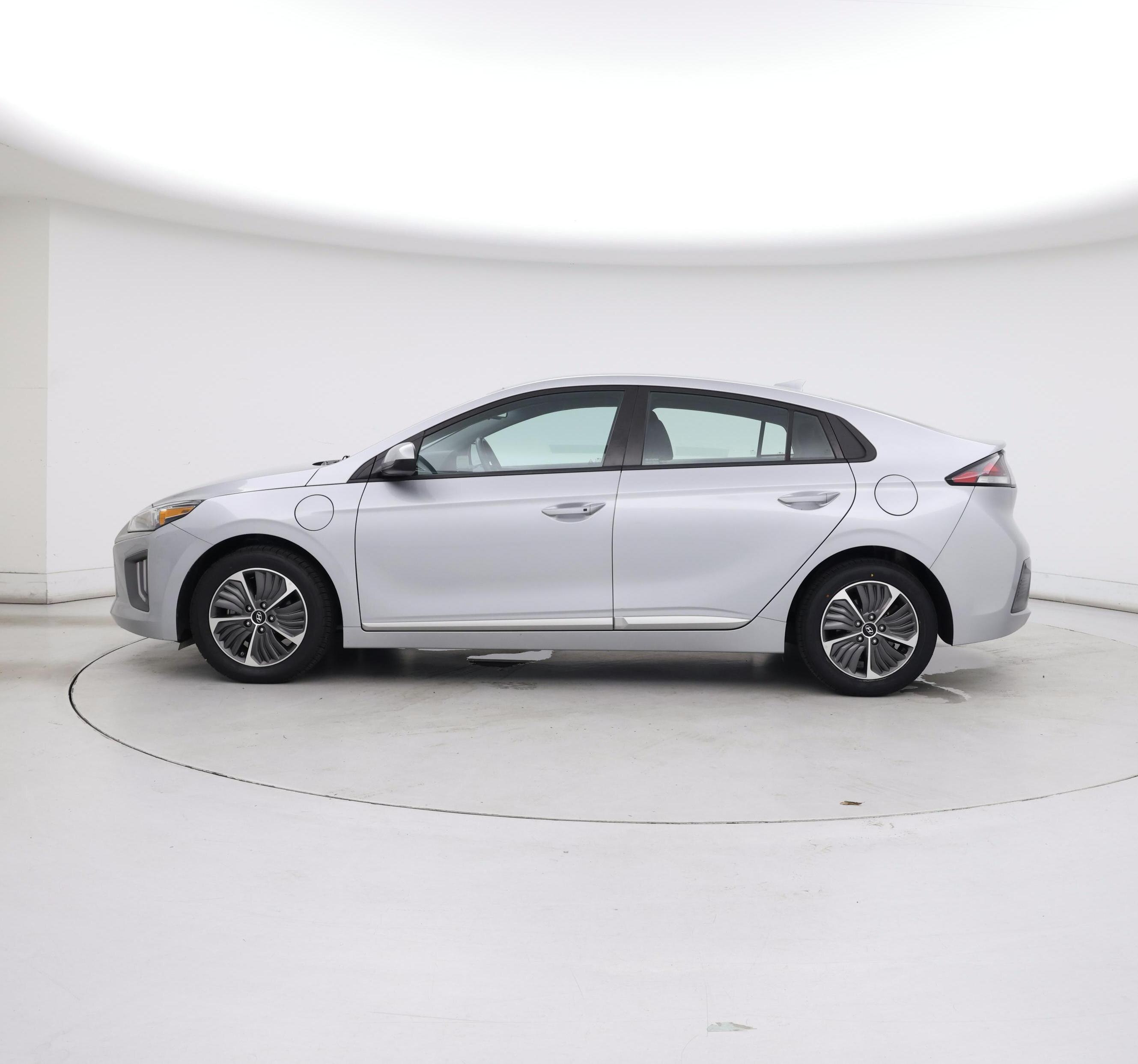 Thumbnail: 2022 Hyundai Ioniq - 3