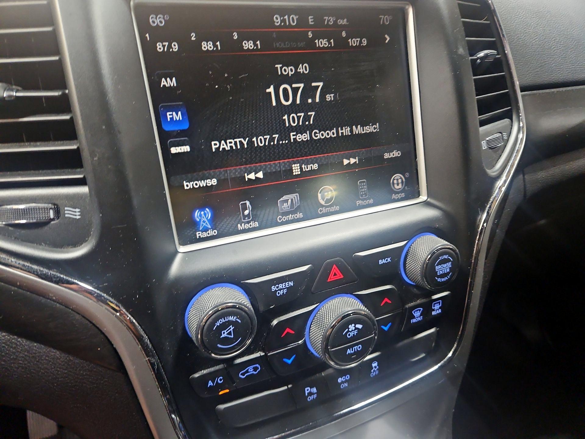 Thumbnail: 2015 Jeep Grand Cherokee - 14