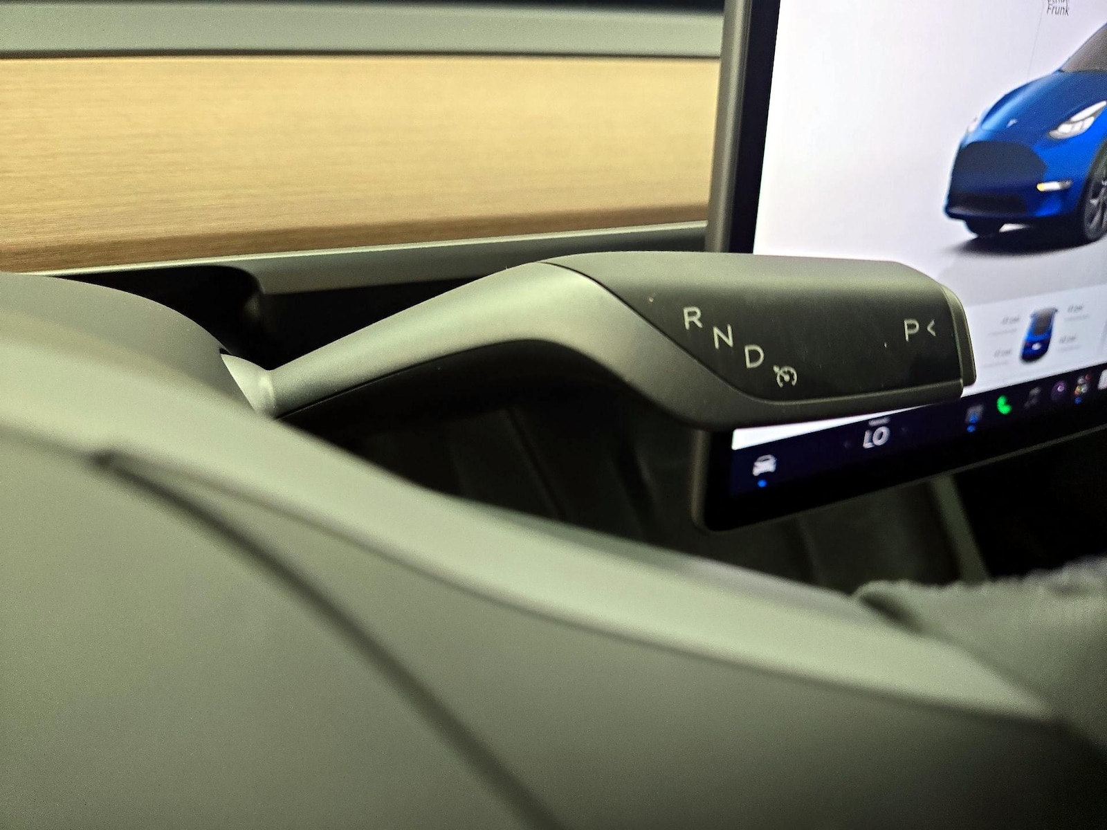 2025 Tesla Model Y Long Range - Photo 18