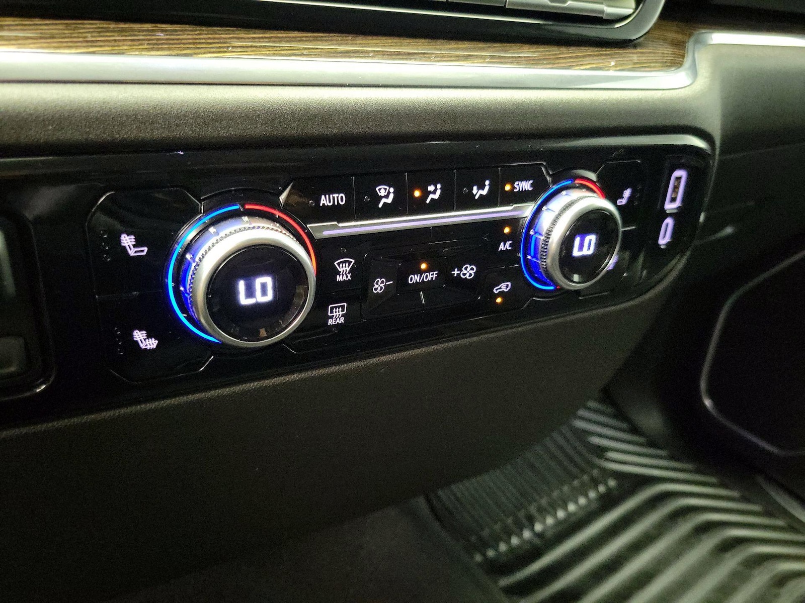 2025 GMC Sierra 2500HD SLE - Photo 18