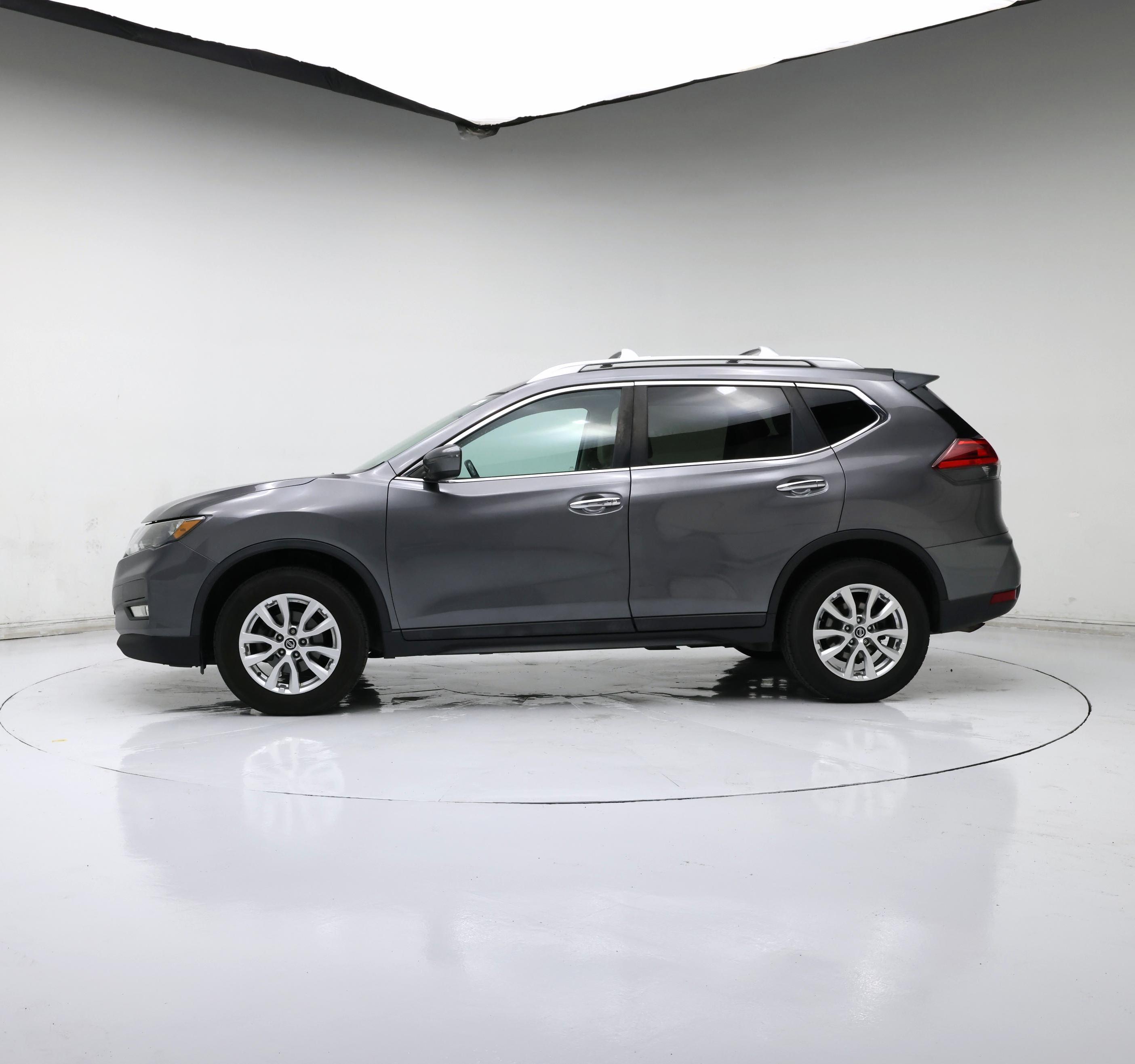 Thumbnail: 2017 Nissan Rogue - 3