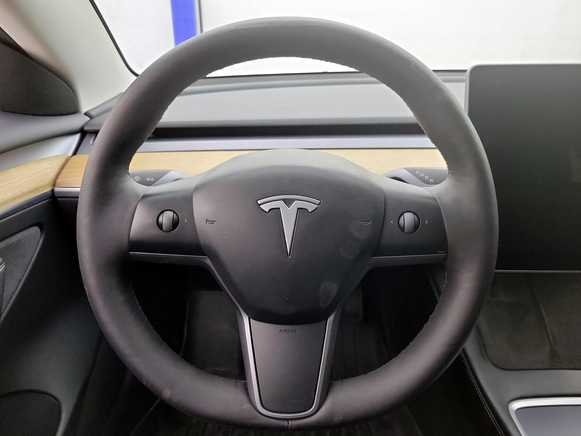 Thumbnail: 2023 Tesla Model 3 - 10