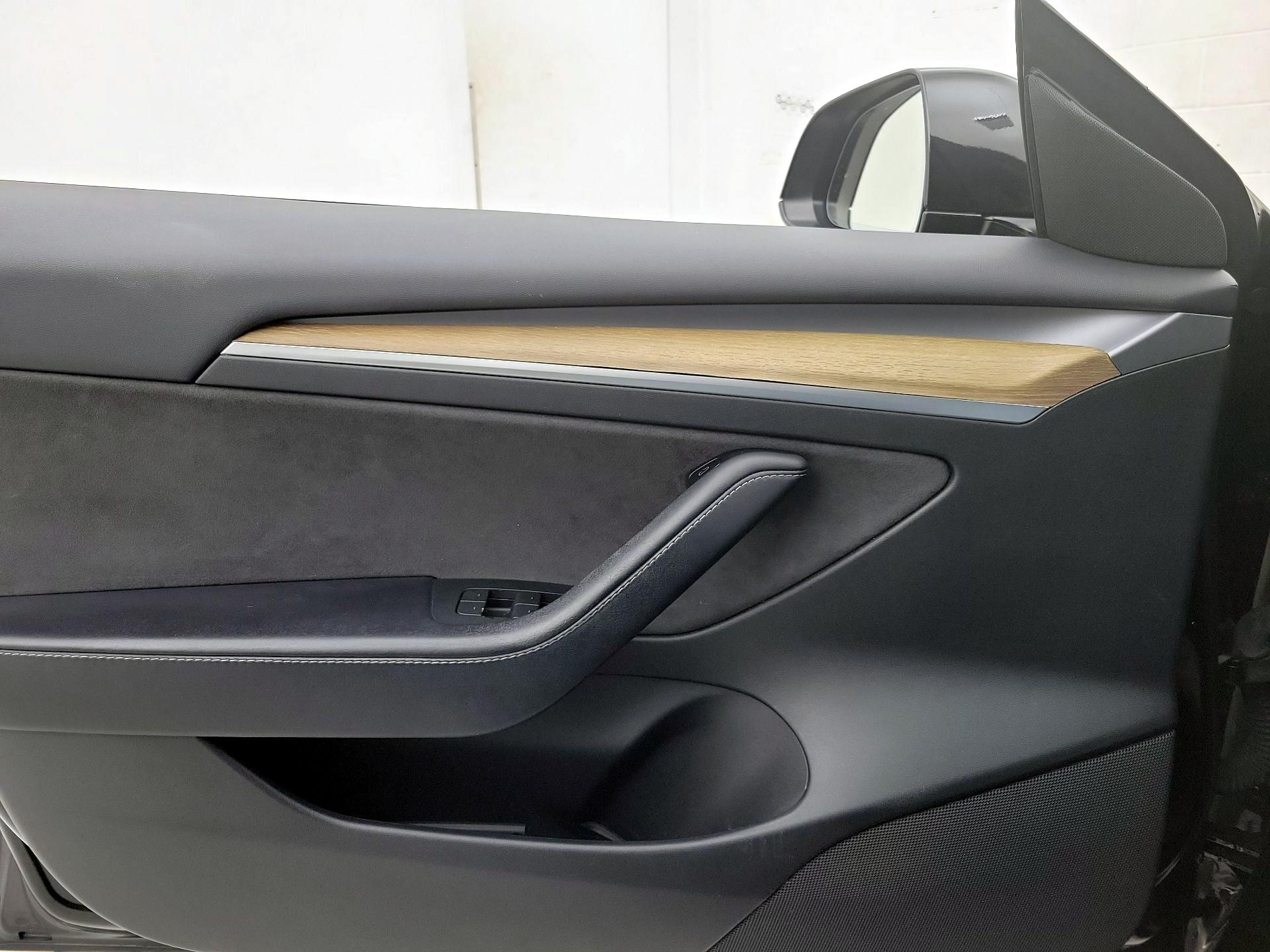 Thumbnail: 2023 Tesla Model 3 - 12