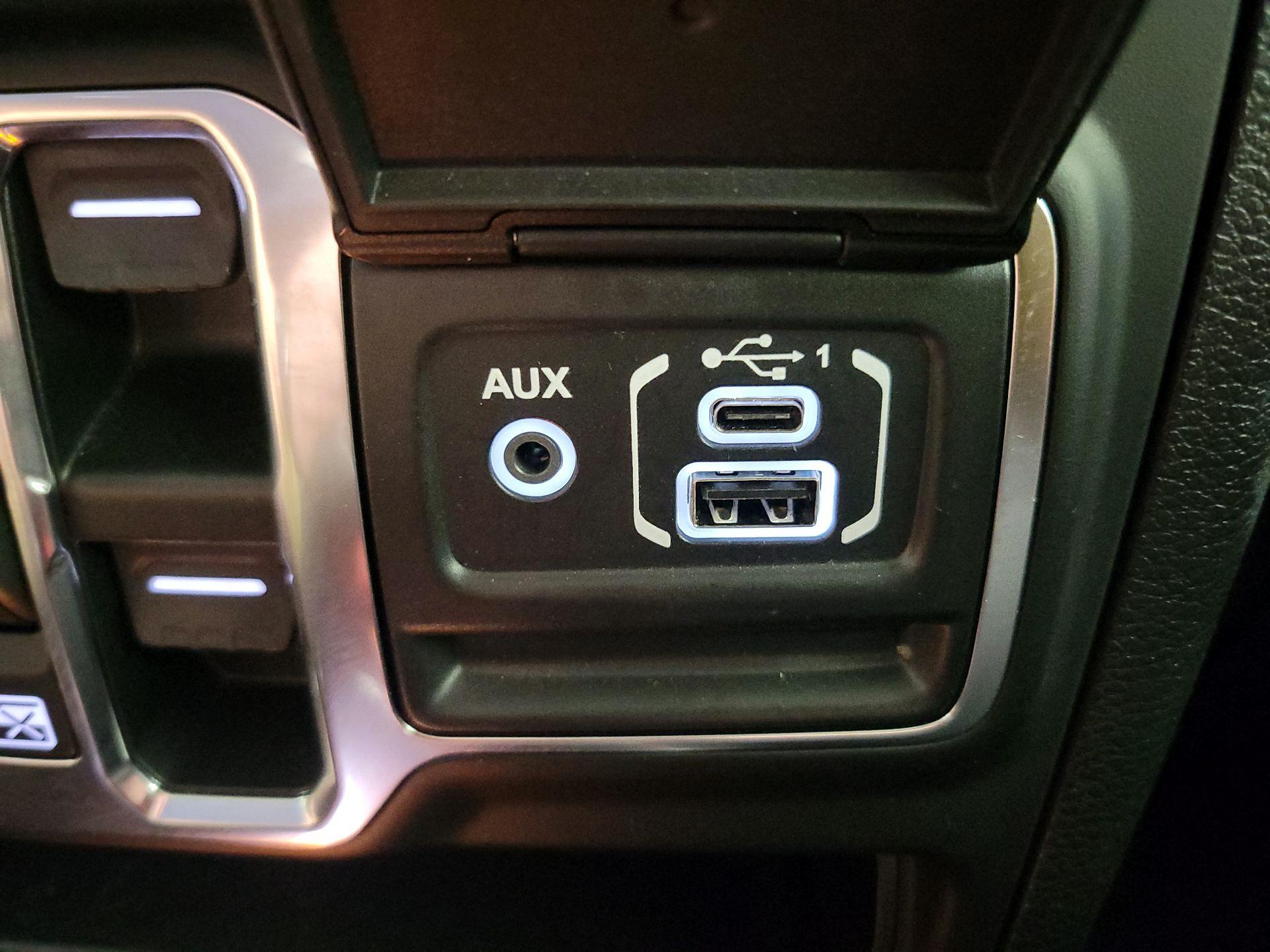 Thumbnail: 2020 Jeep Gladiator - 18