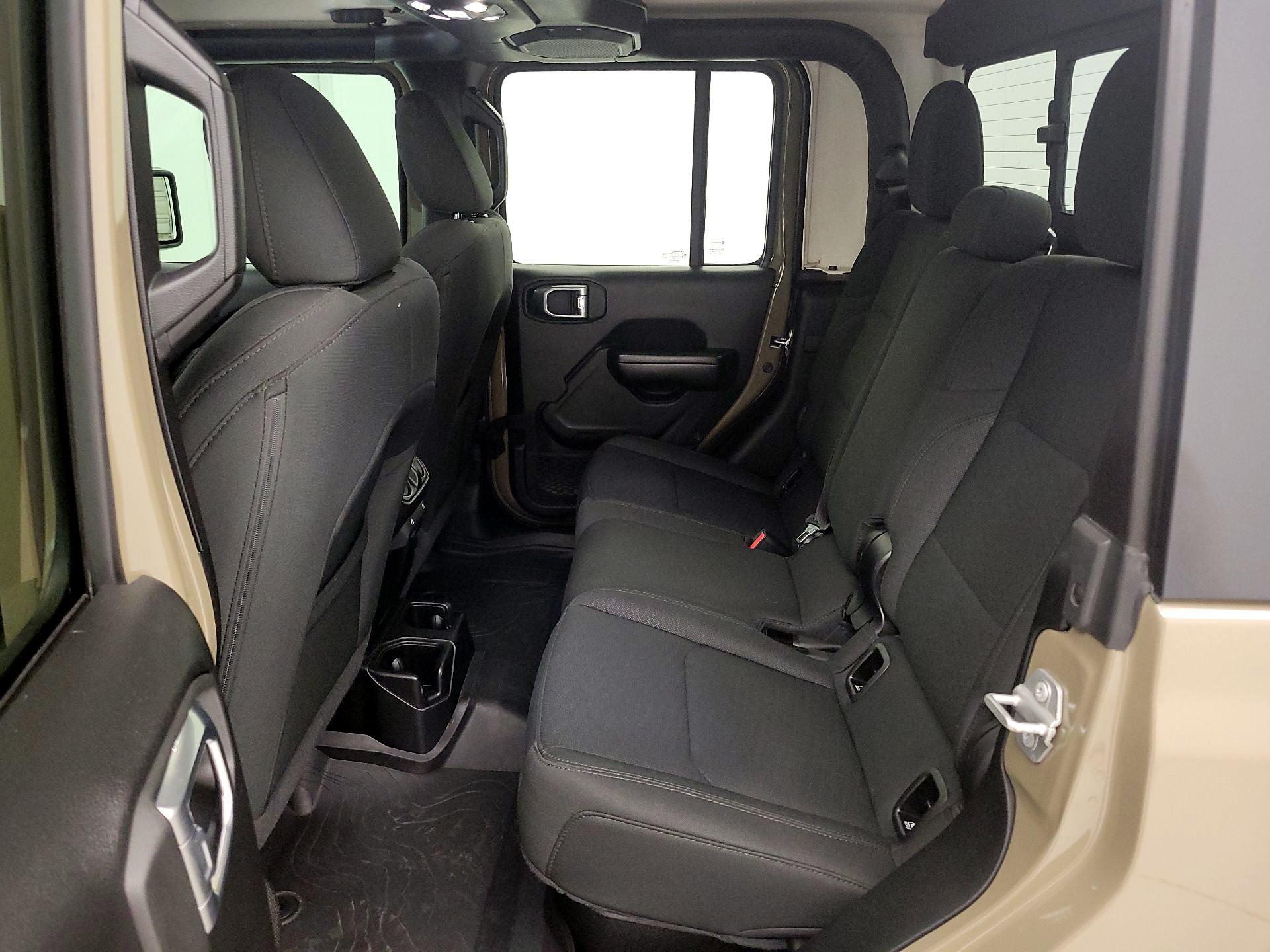 Thumbnail: 2020 Jeep Gladiator - 19