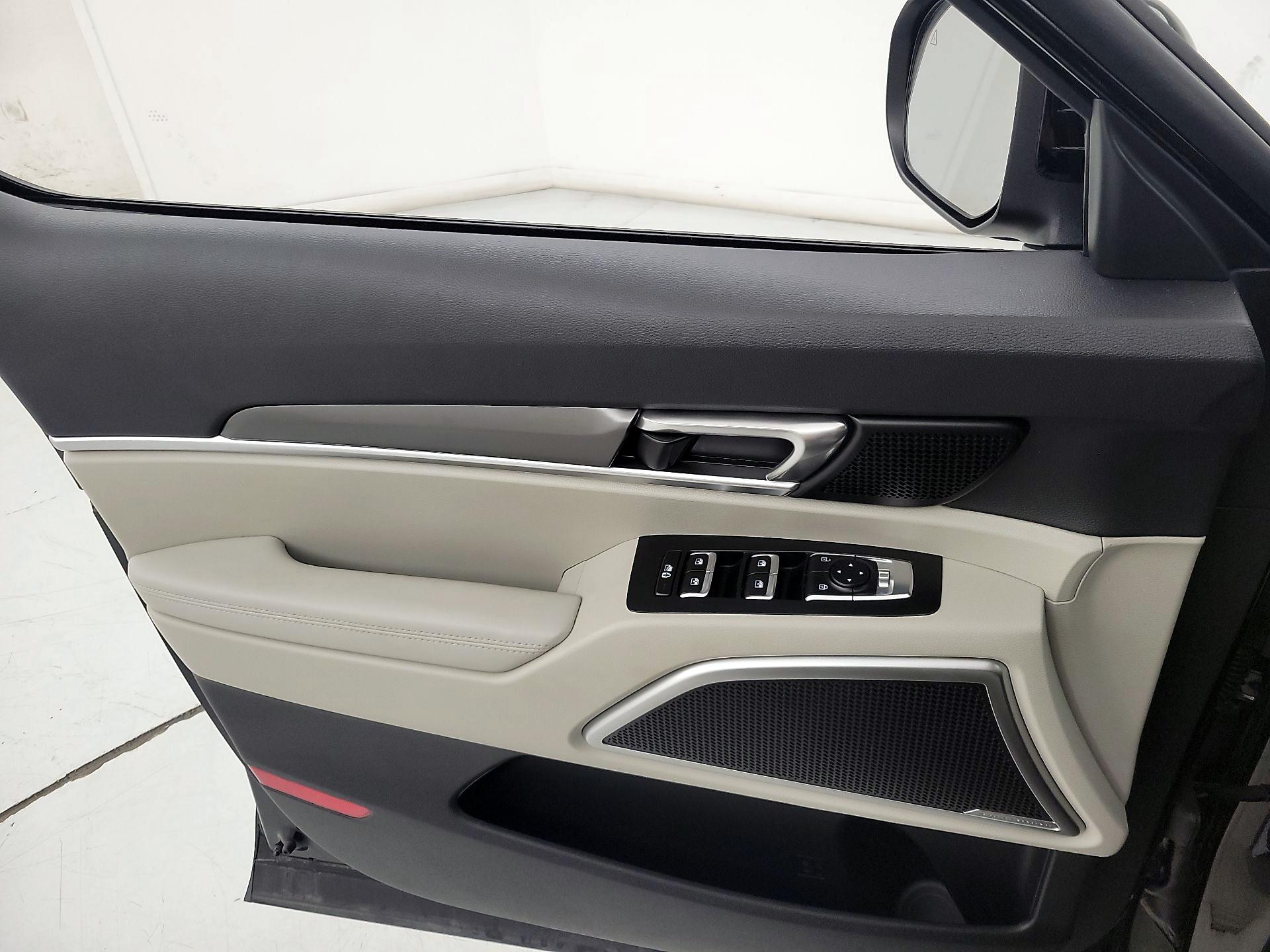 Thumbnail: 2023 Kia Telluride - 12