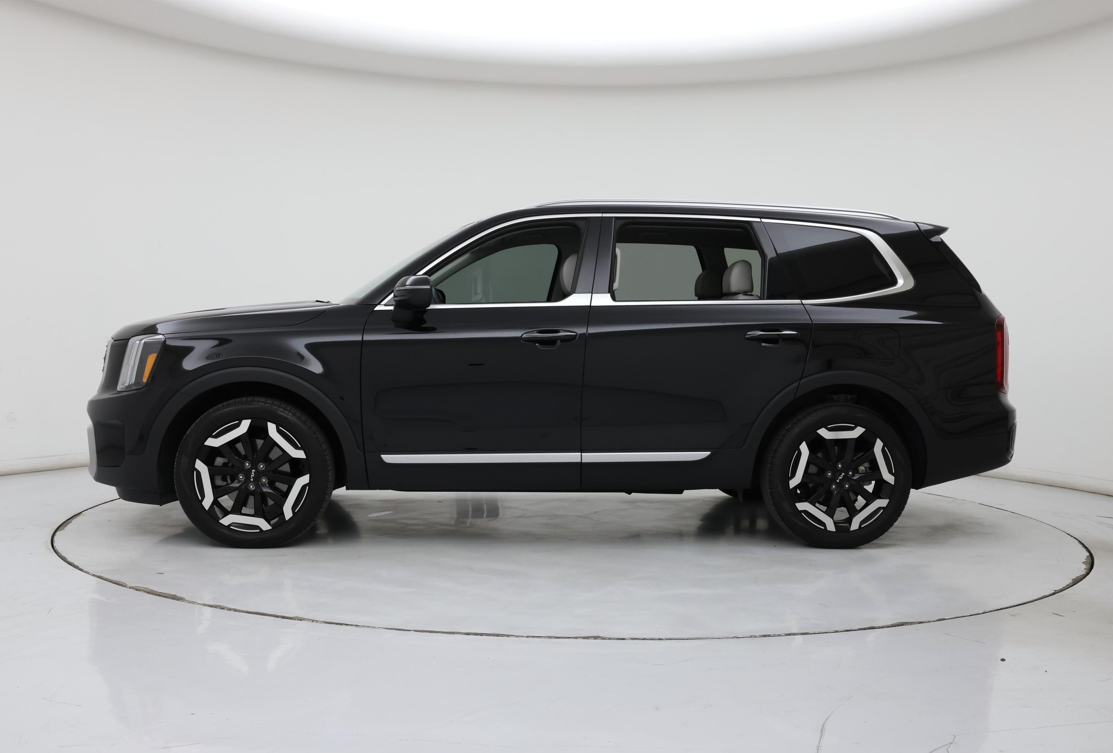 Thumbnail: 2023 Kia Telluride - 3