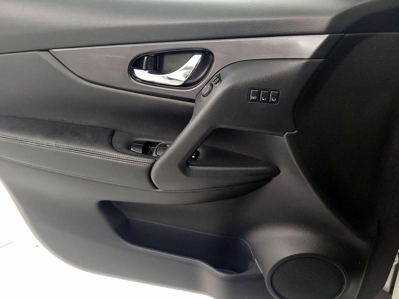 2018 Nissan Rogue SV - Photo 13