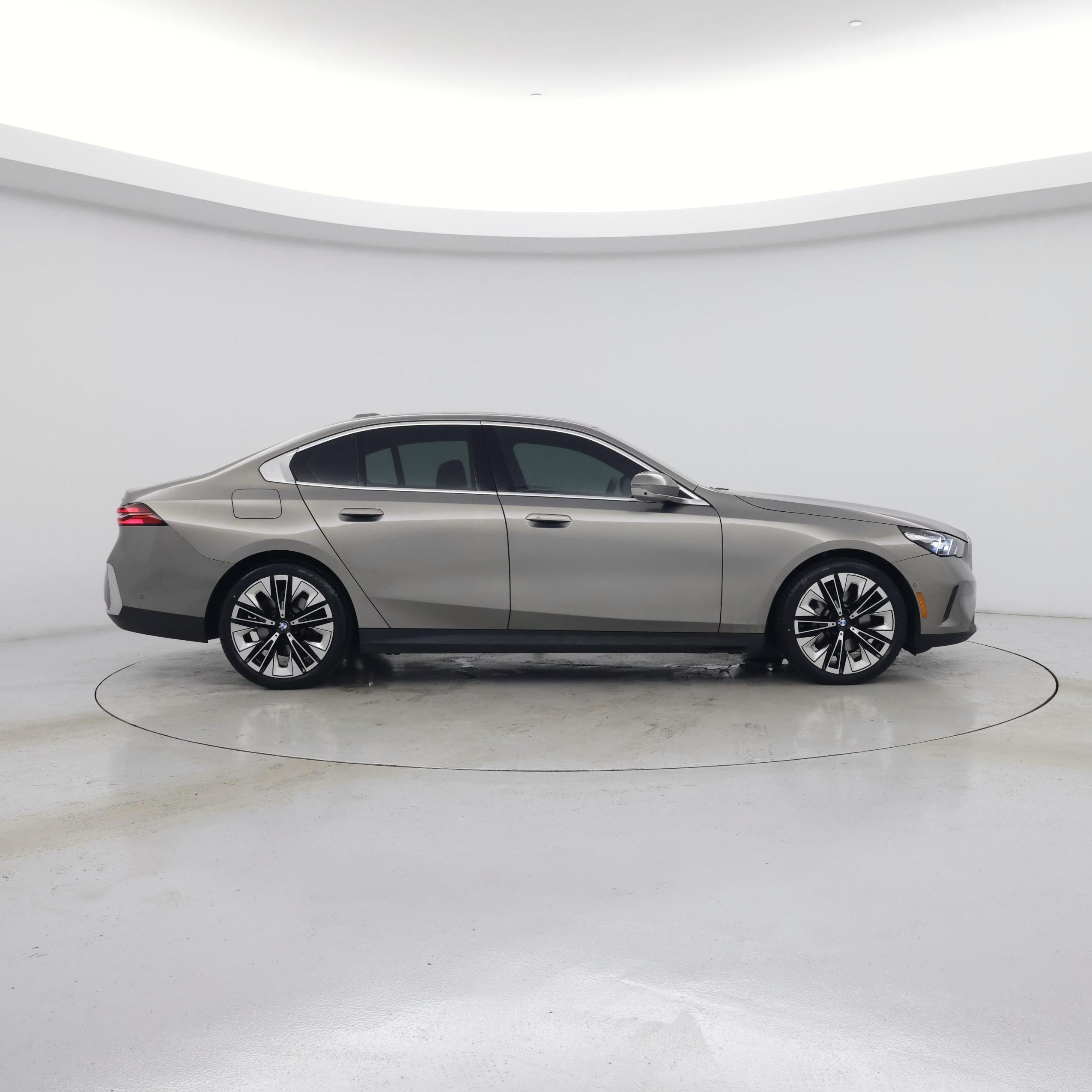Thumbnail: 2024 BMW 5 Series - 7