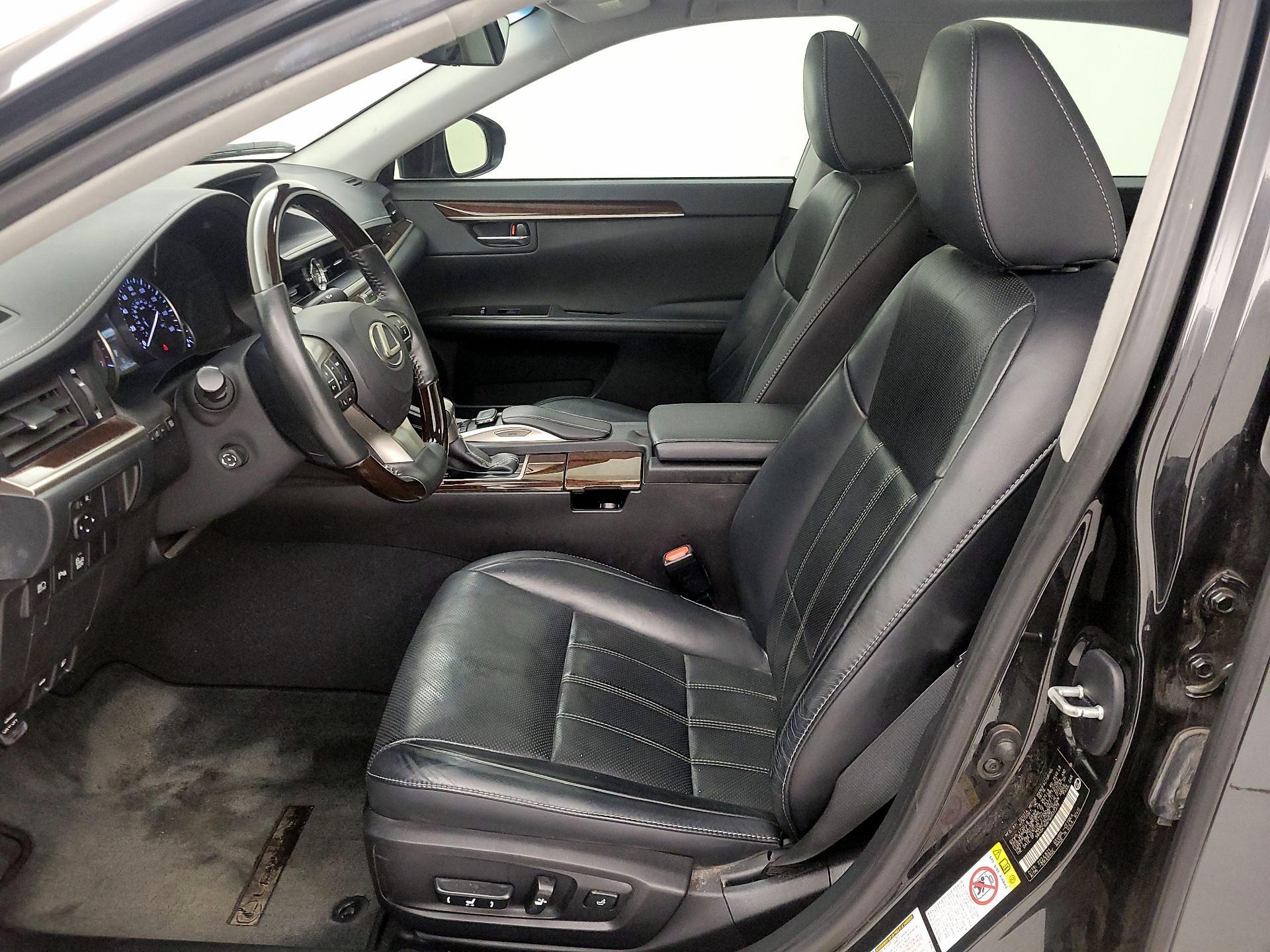 Thumbnail: 2016 Lexus ES - 11