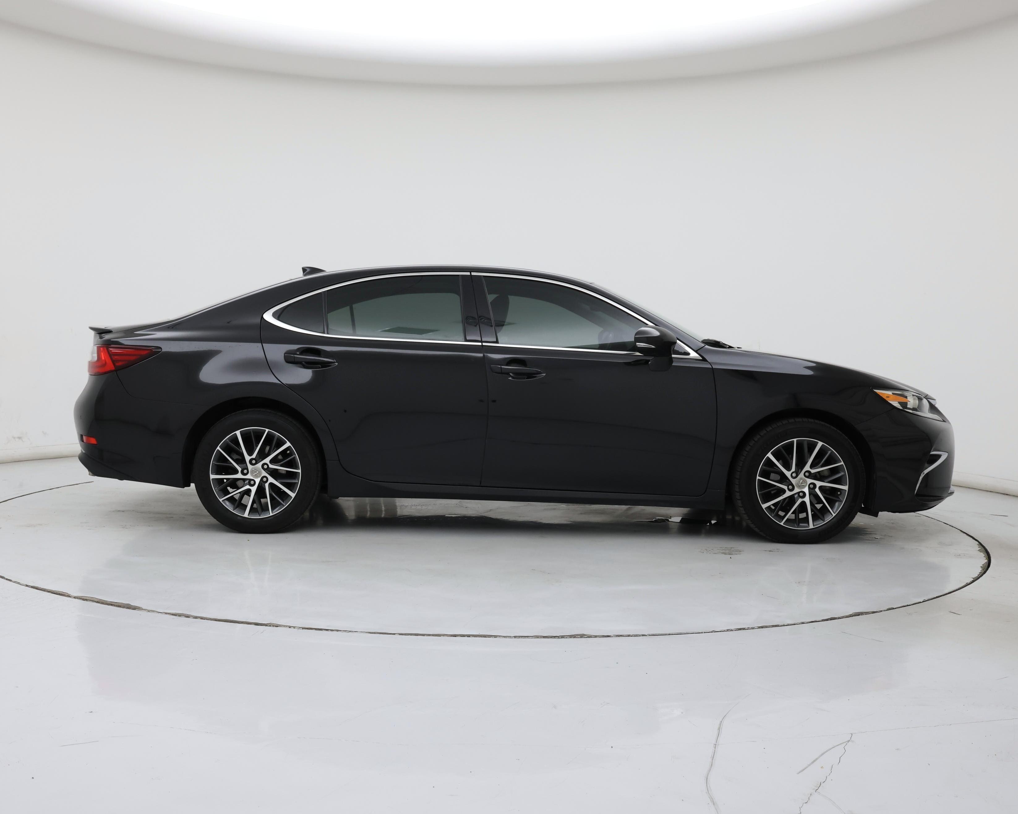 Thumbnail: 2016 Lexus ES - 7