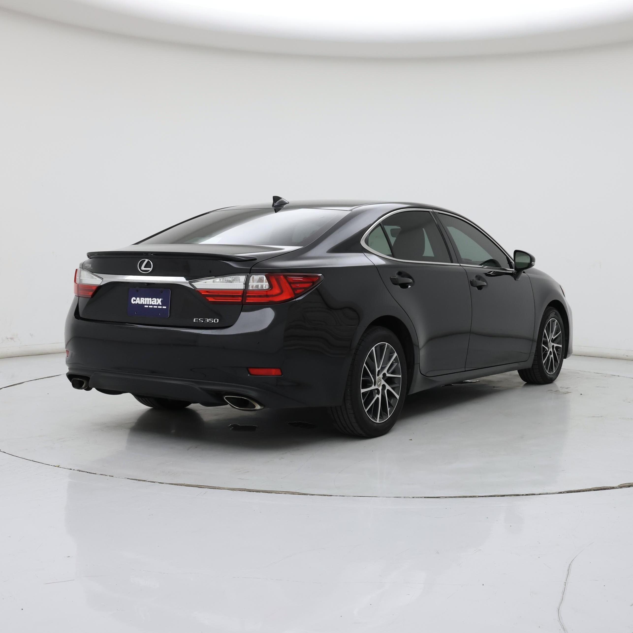 Thumbnail: 2016 Lexus ES - 8