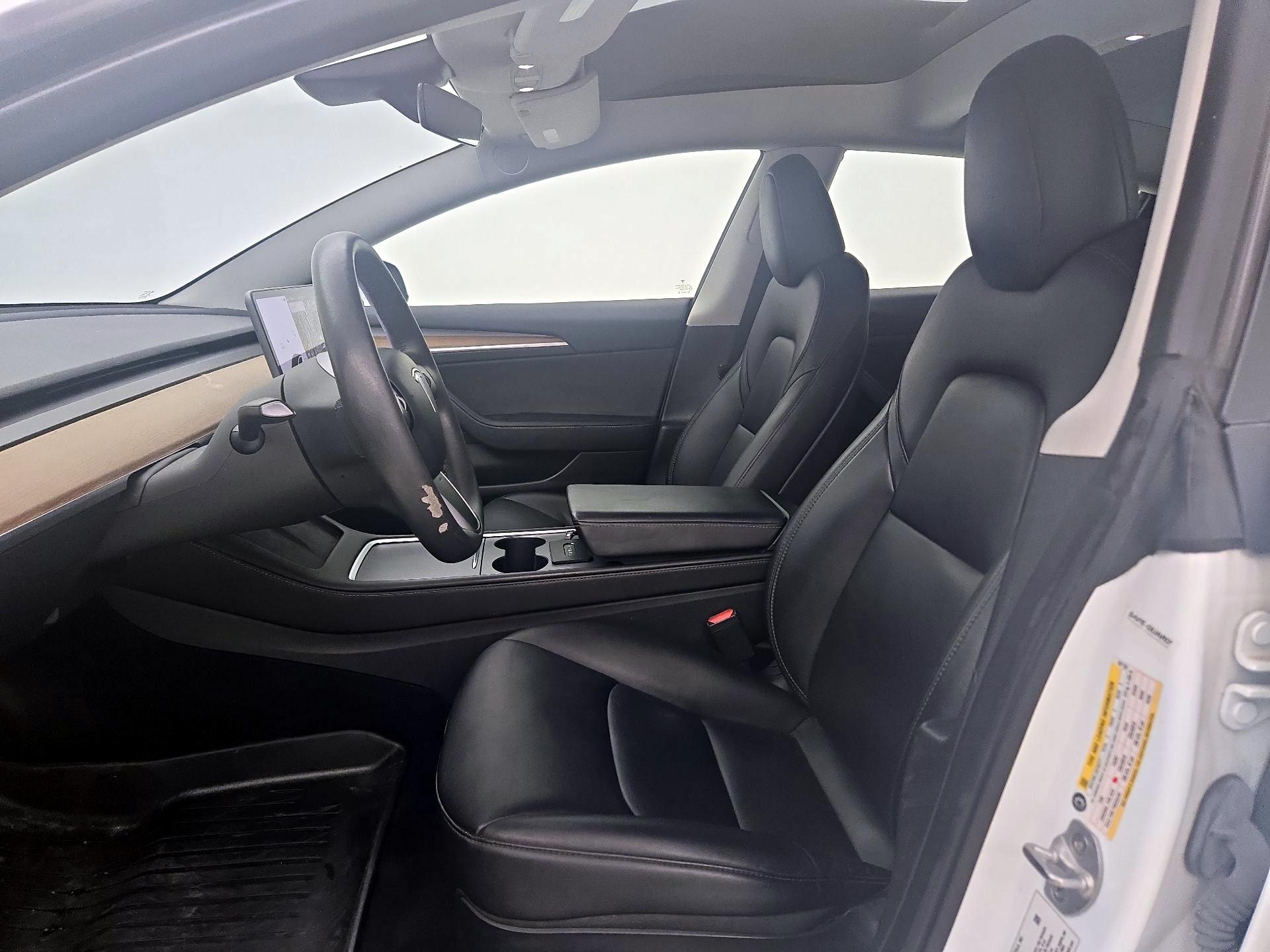 Thumbnail: 2023 Tesla Model 3 - 11