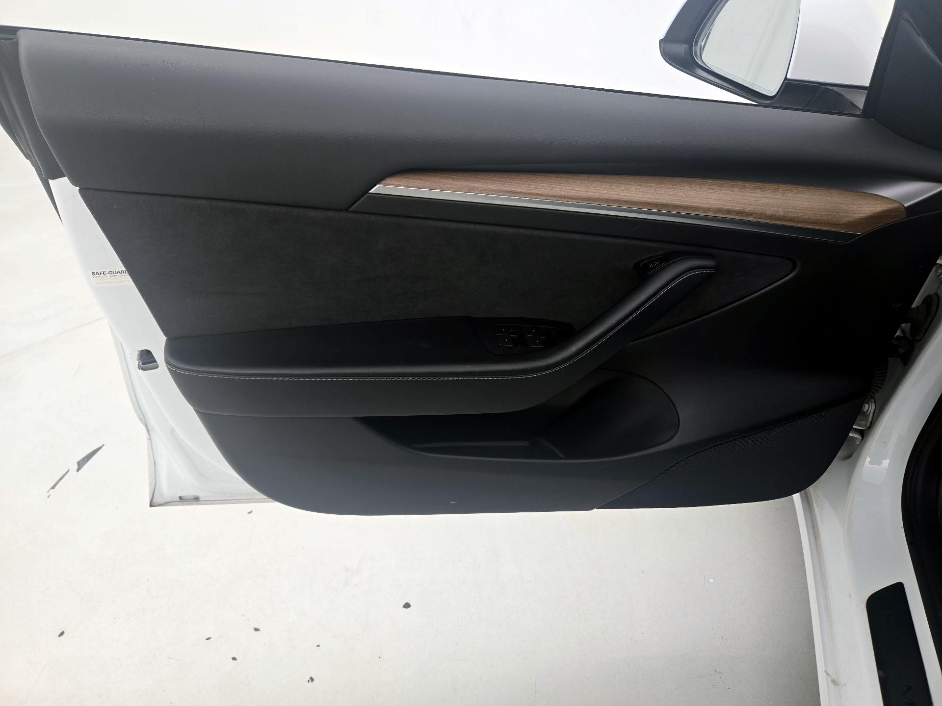 Thumbnail: 2023 Tesla Model 3 - 12