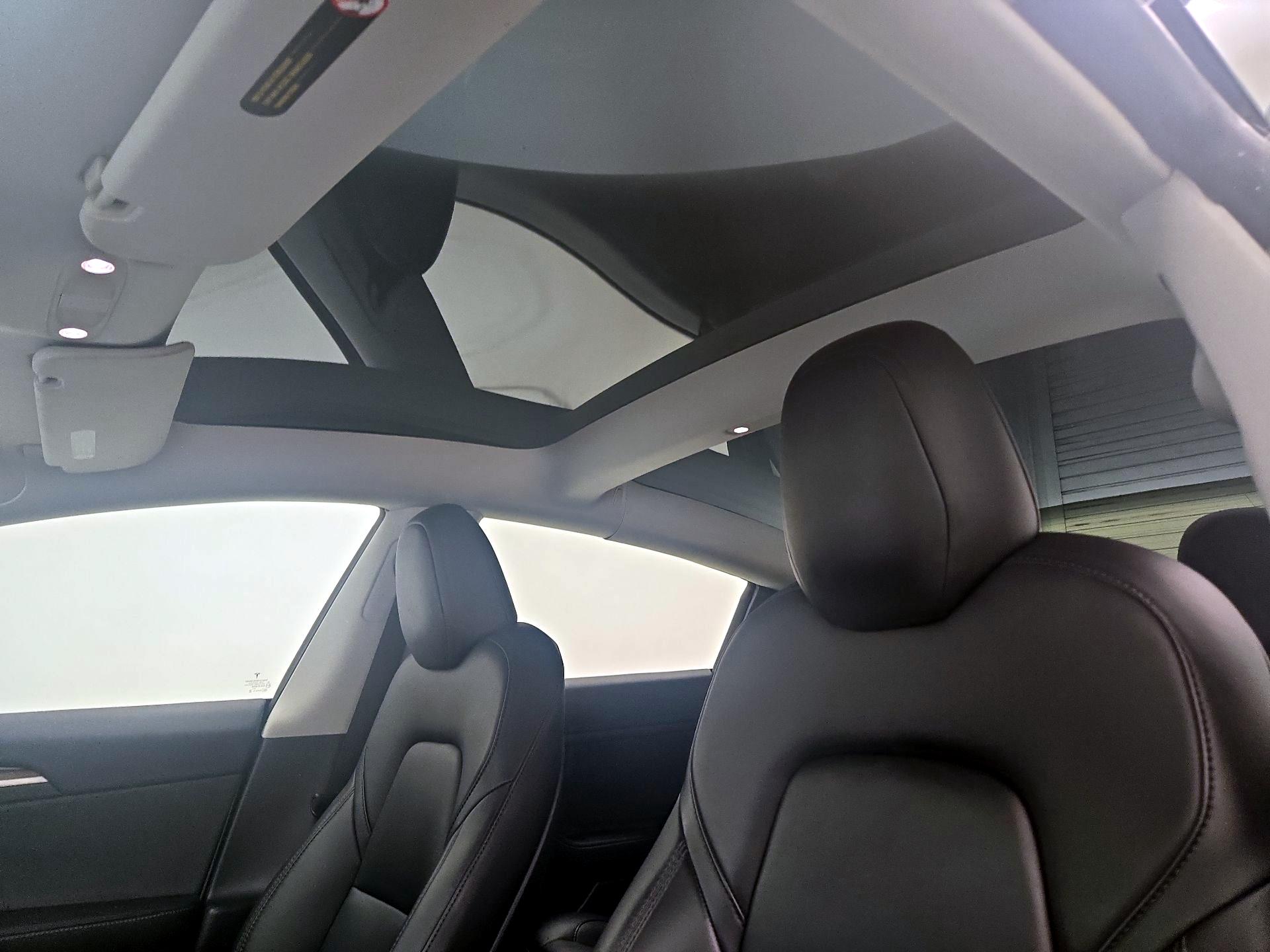 Thumbnail: 2023 Tesla Model 3 - 19