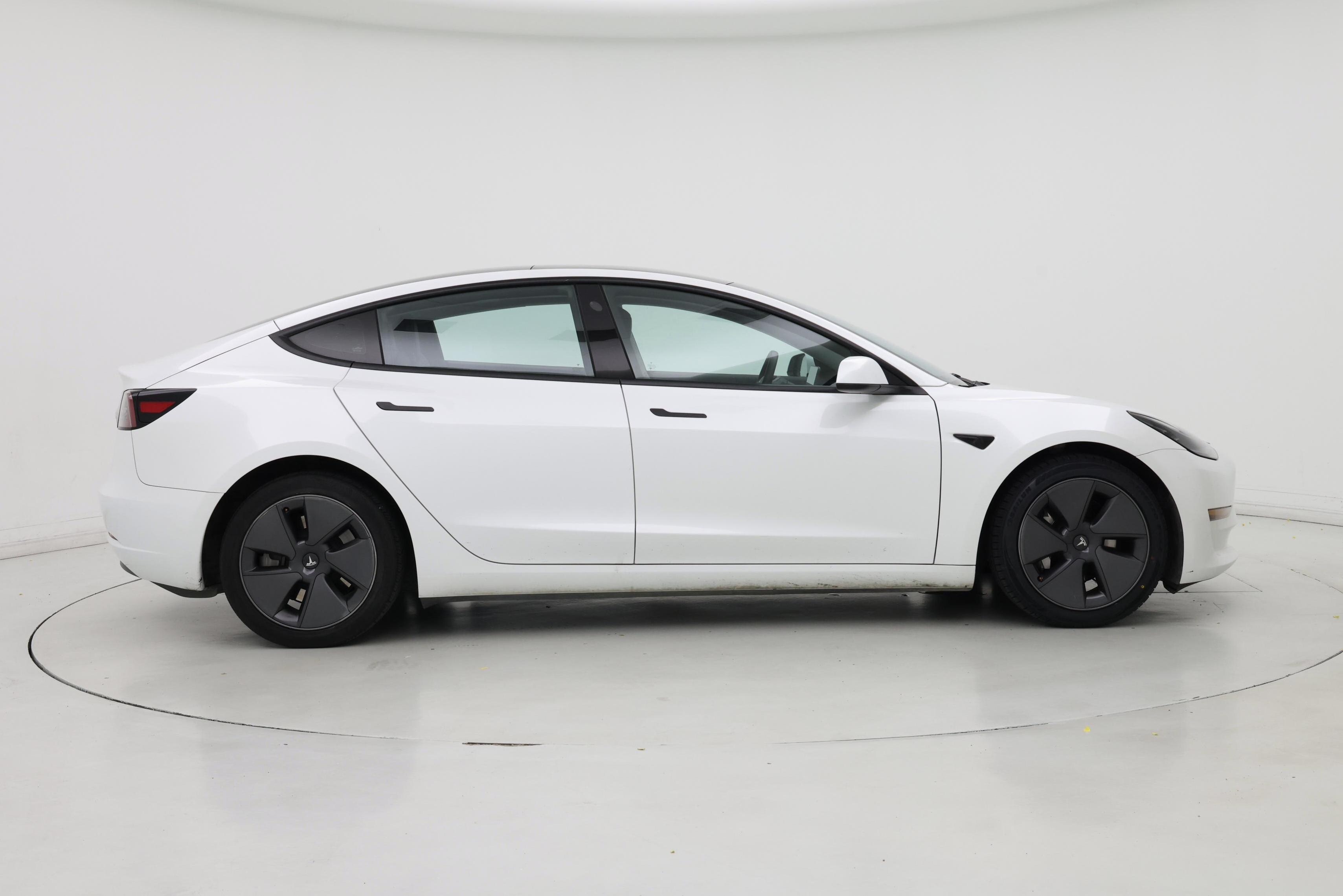 Thumbnail: 2023 Tesla Model 3 - 7