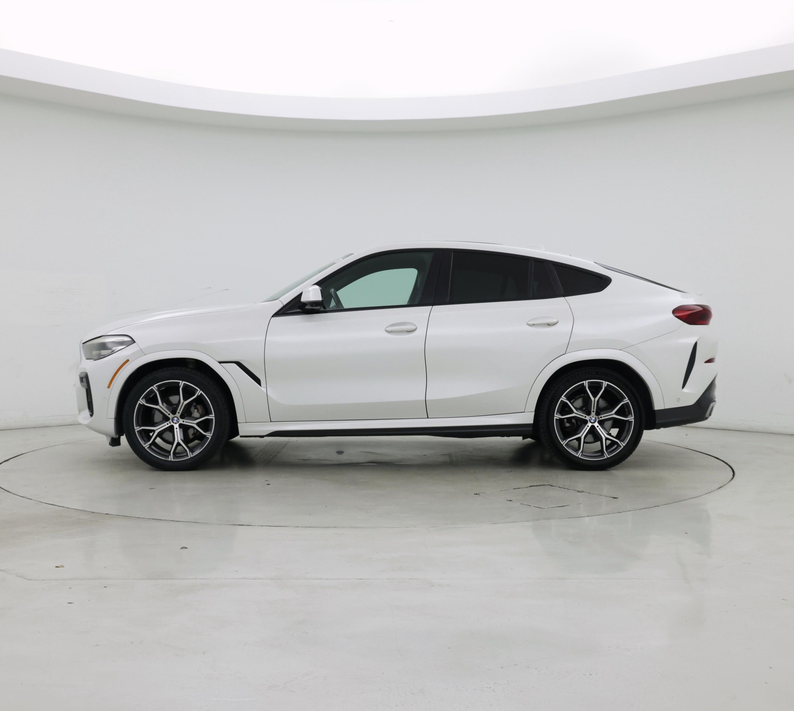 Thumbnail: 2021 BMW X6 - 3