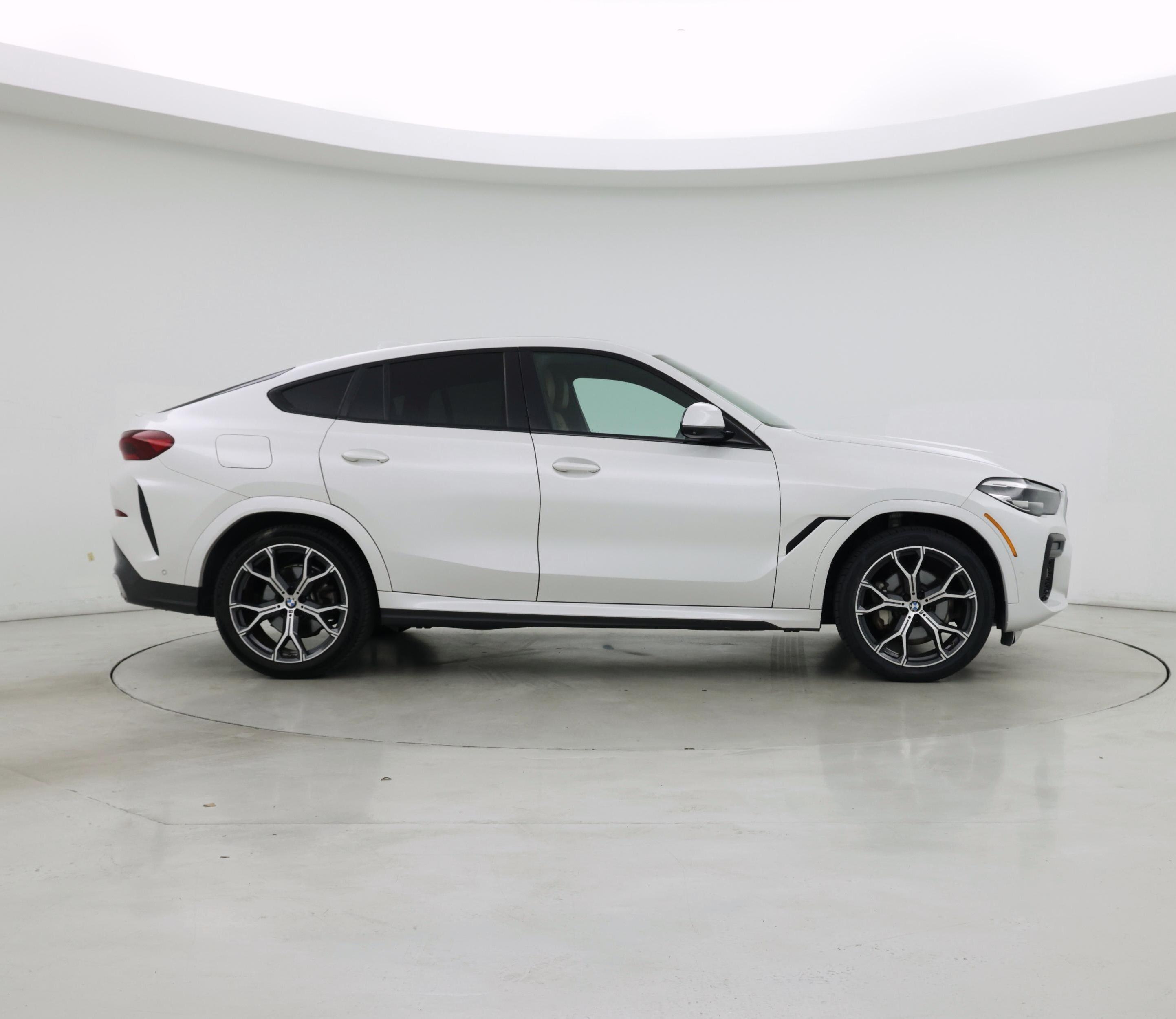 Thumbnail: 2021 BMW X6 - 7