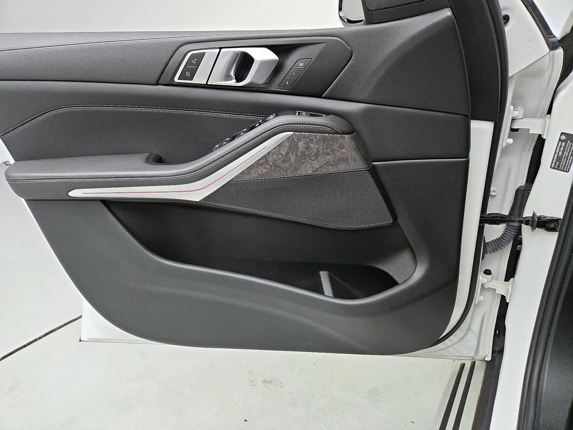 Thumbnail: 2023 BMW X5 - 12