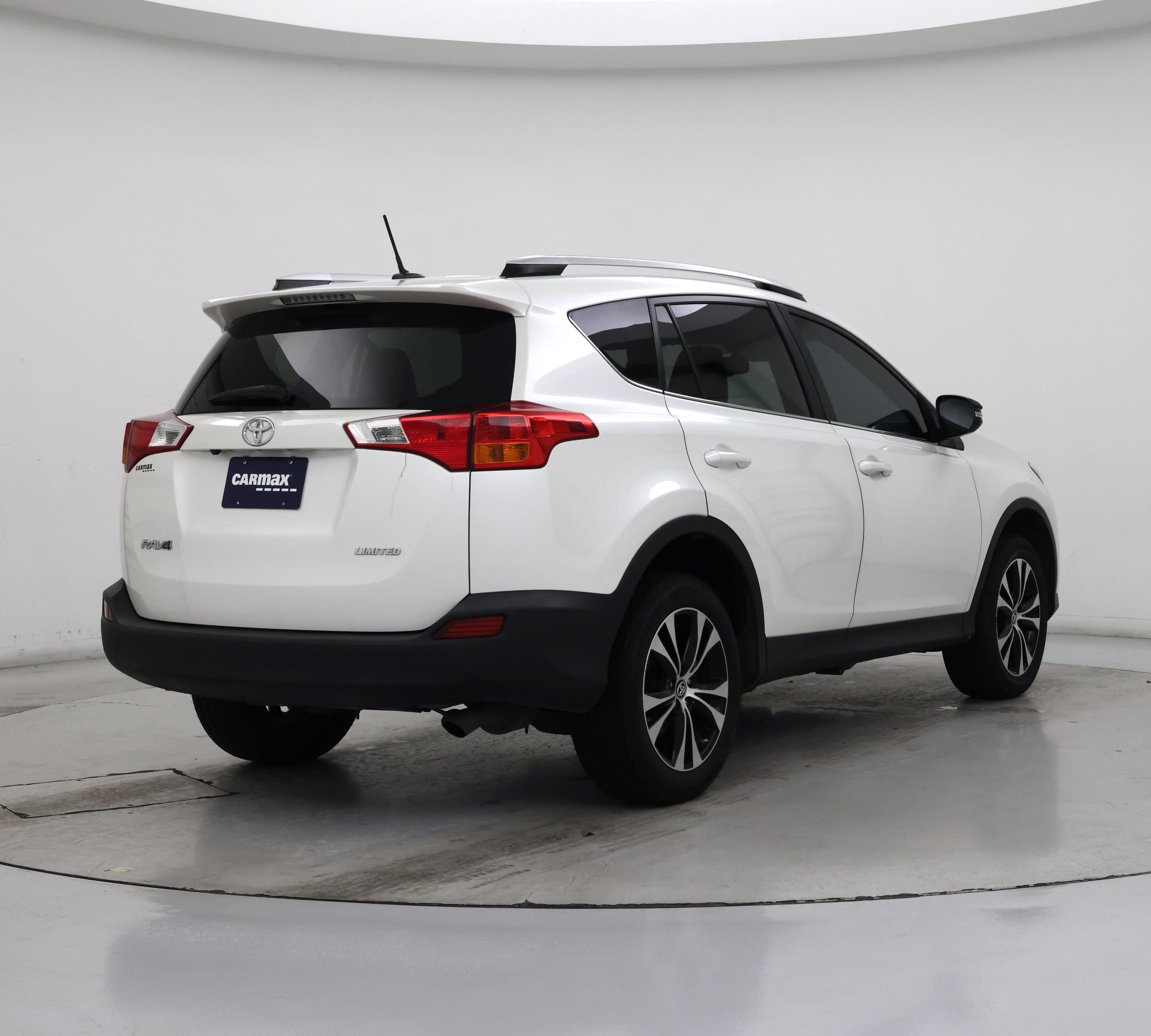 Thumbnail: 2015 Toyota RAV4 - 8