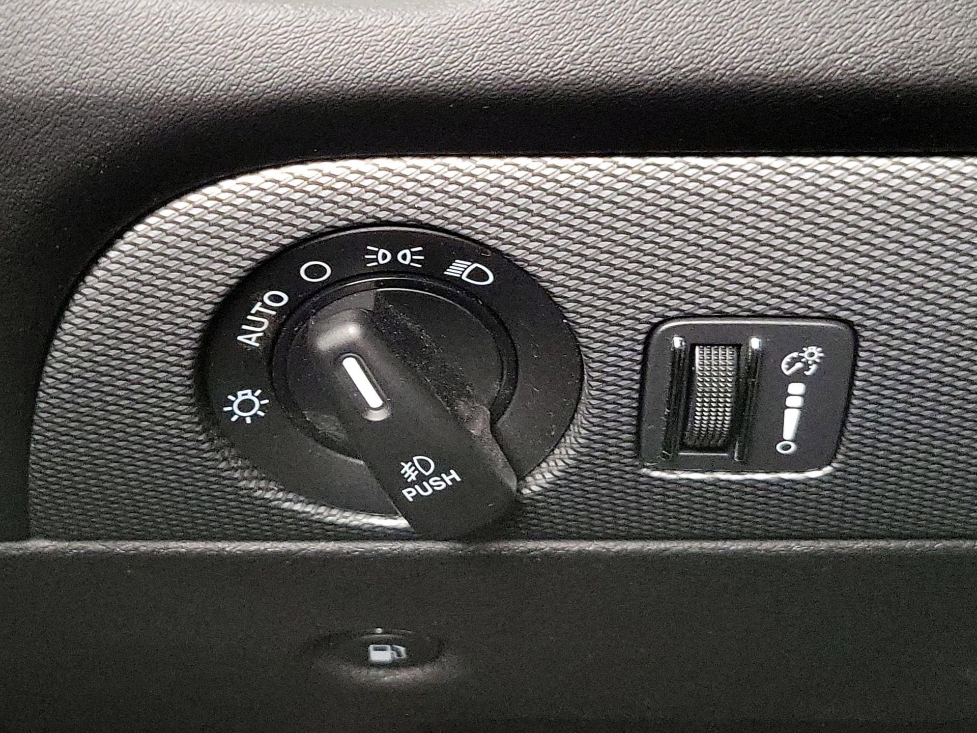 Thumbnail: 2019 Dodge Durango - 13