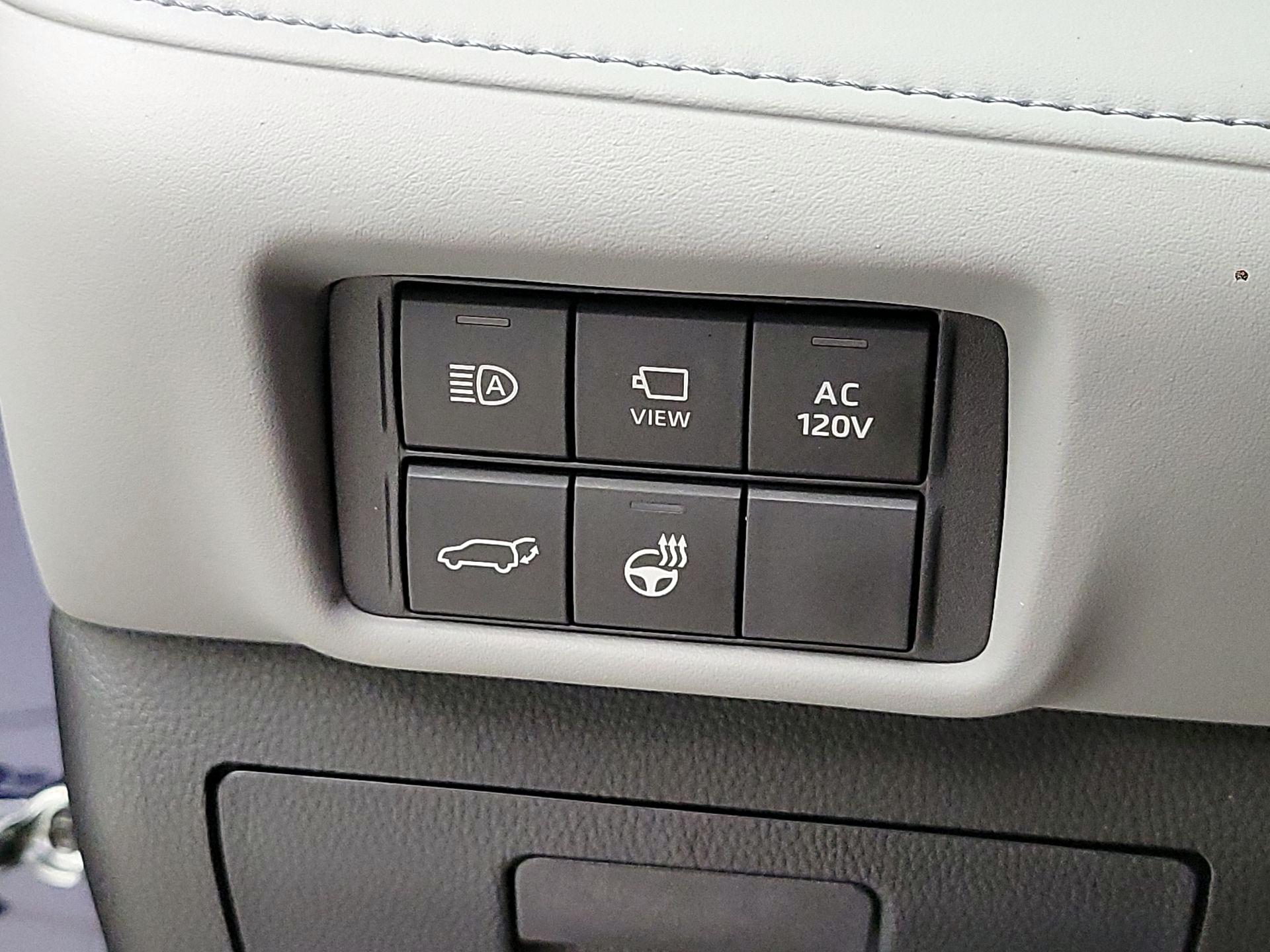 Thumbnail: 2024 Toyota Highlander - 13